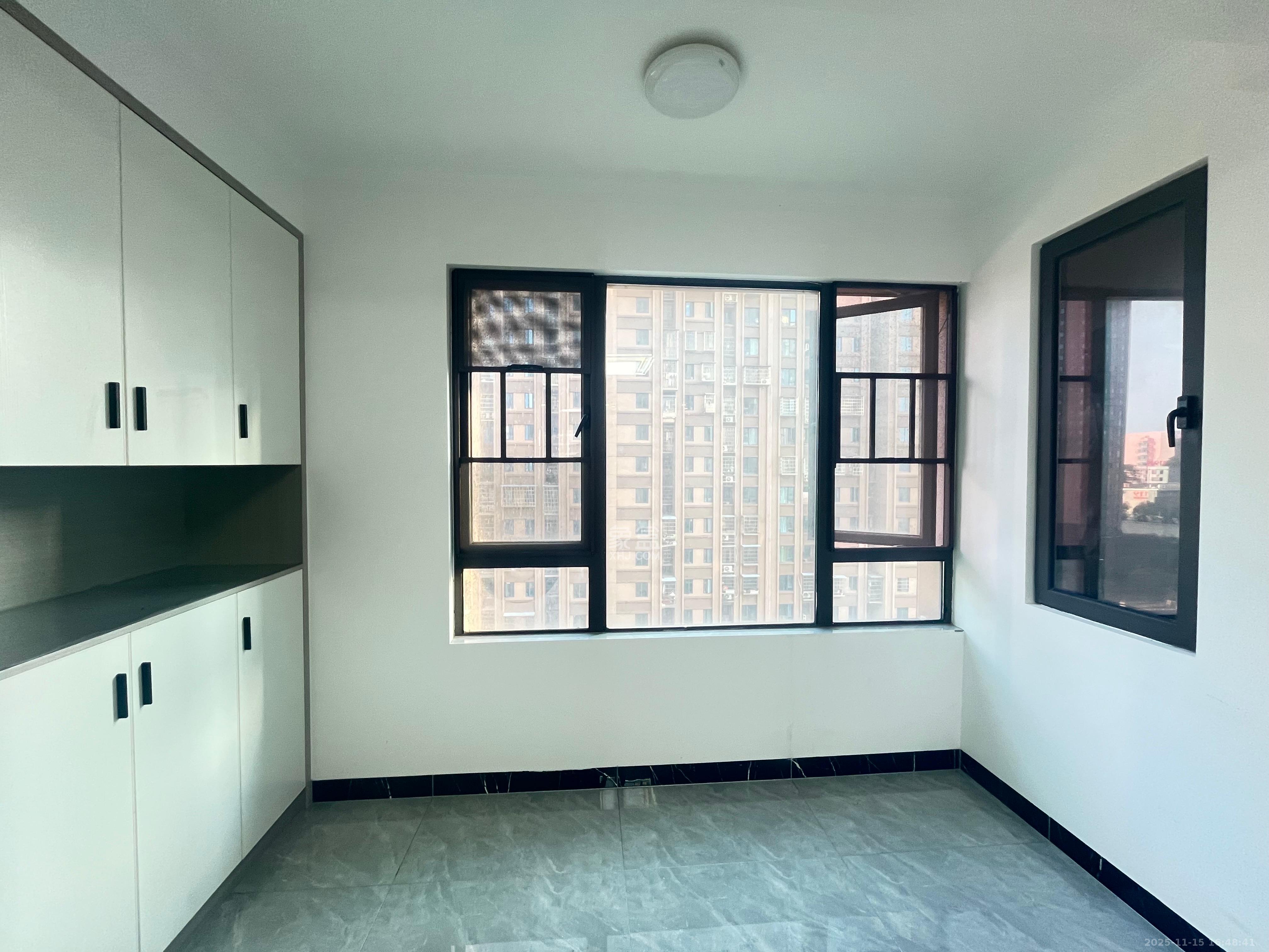 东宜新园  4室2厅2卫    2900.0元/月室内图