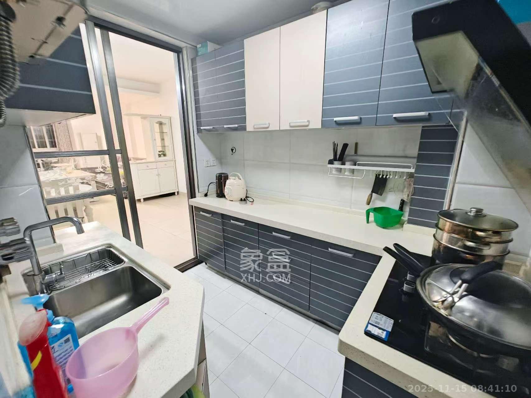 上河国际C区  3室2厅1卫    2600.0元/月室内图