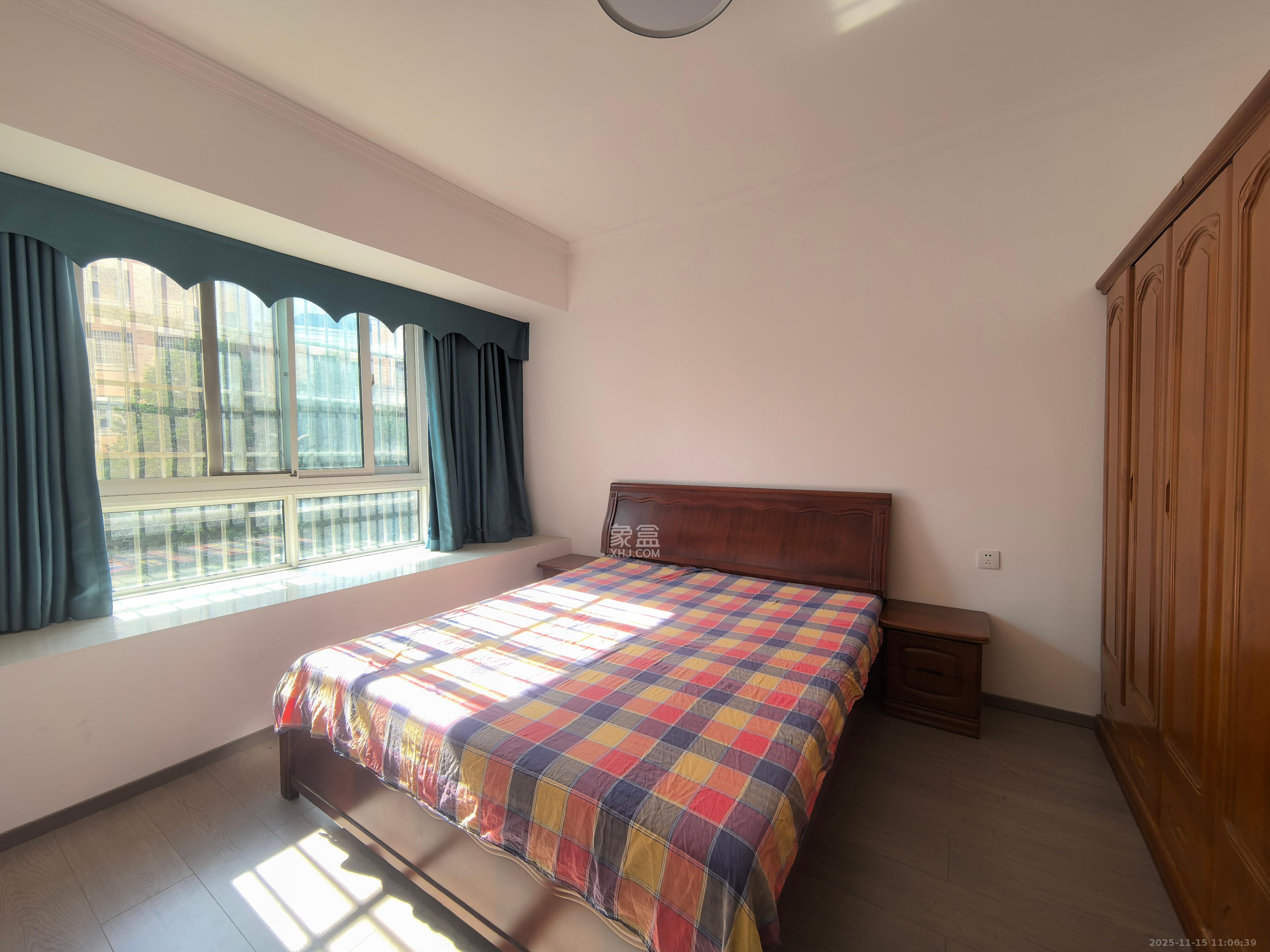 山水湾  3室2厅1卫    1600.0元/月