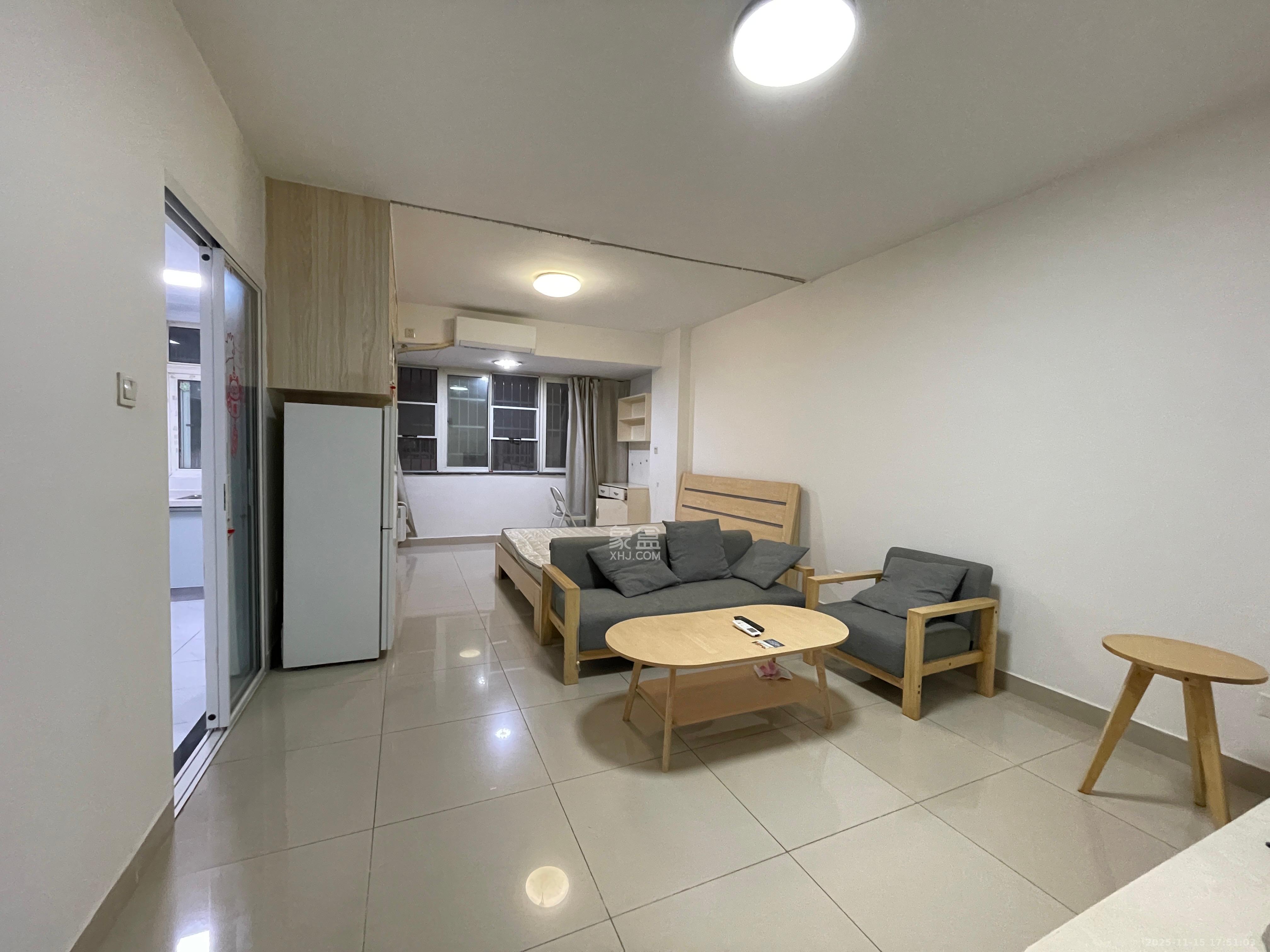 金碧文华  1室1厅1卫    1400.0元/月