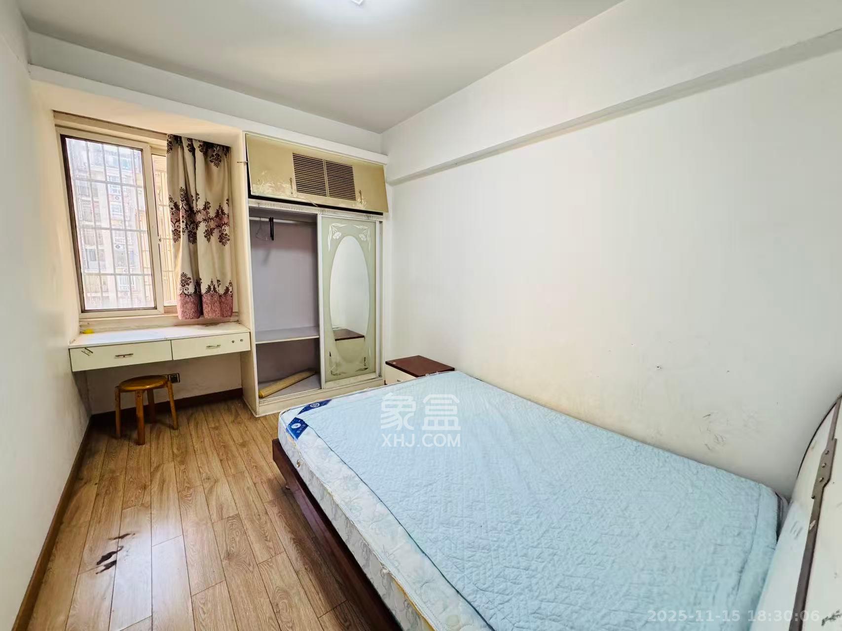 金碧文华  3室1厅1卫    2600.0元/月室内图