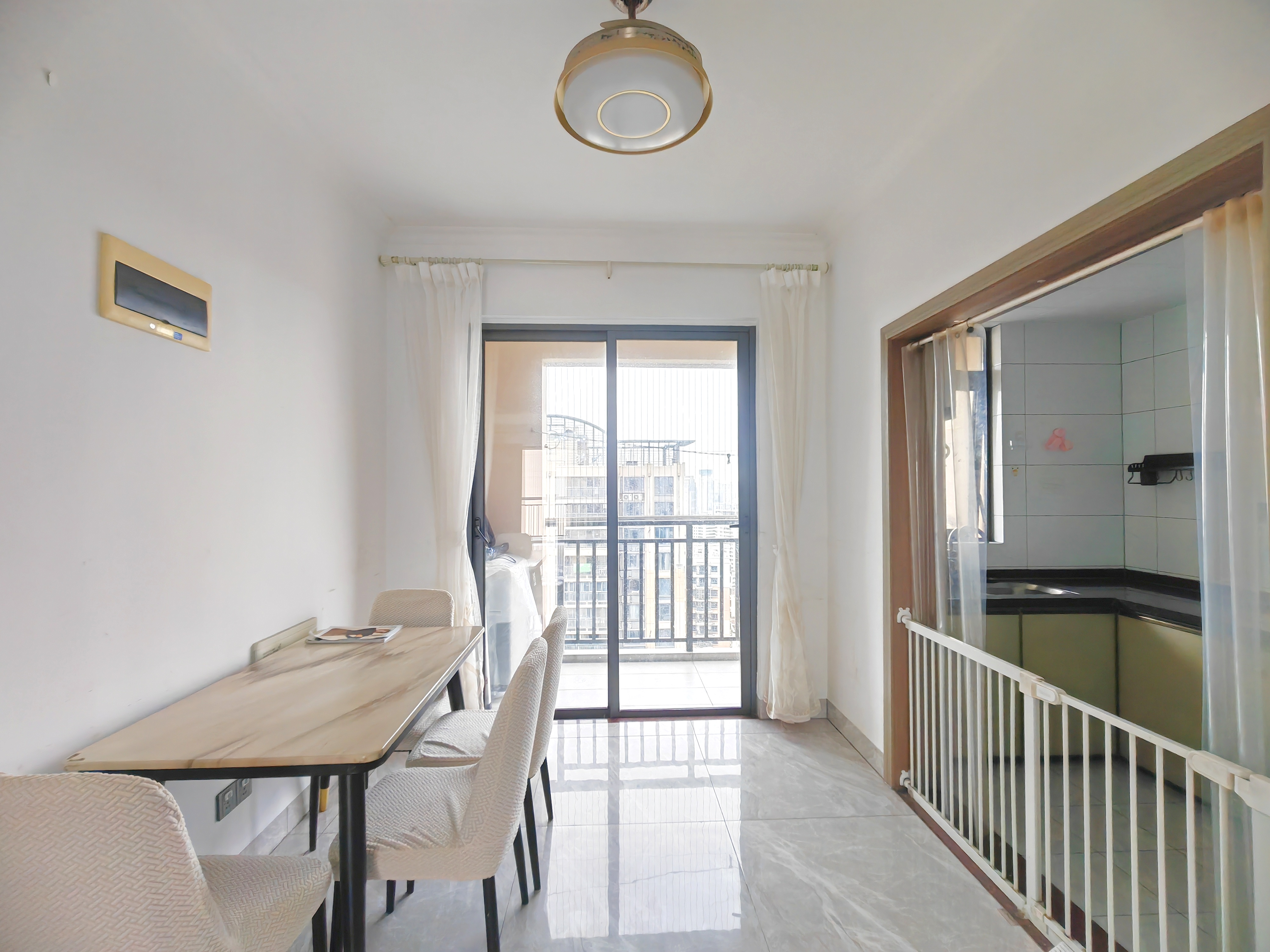 海航豪庭北苑  3室2厅2卫    5200.0元/月室内图