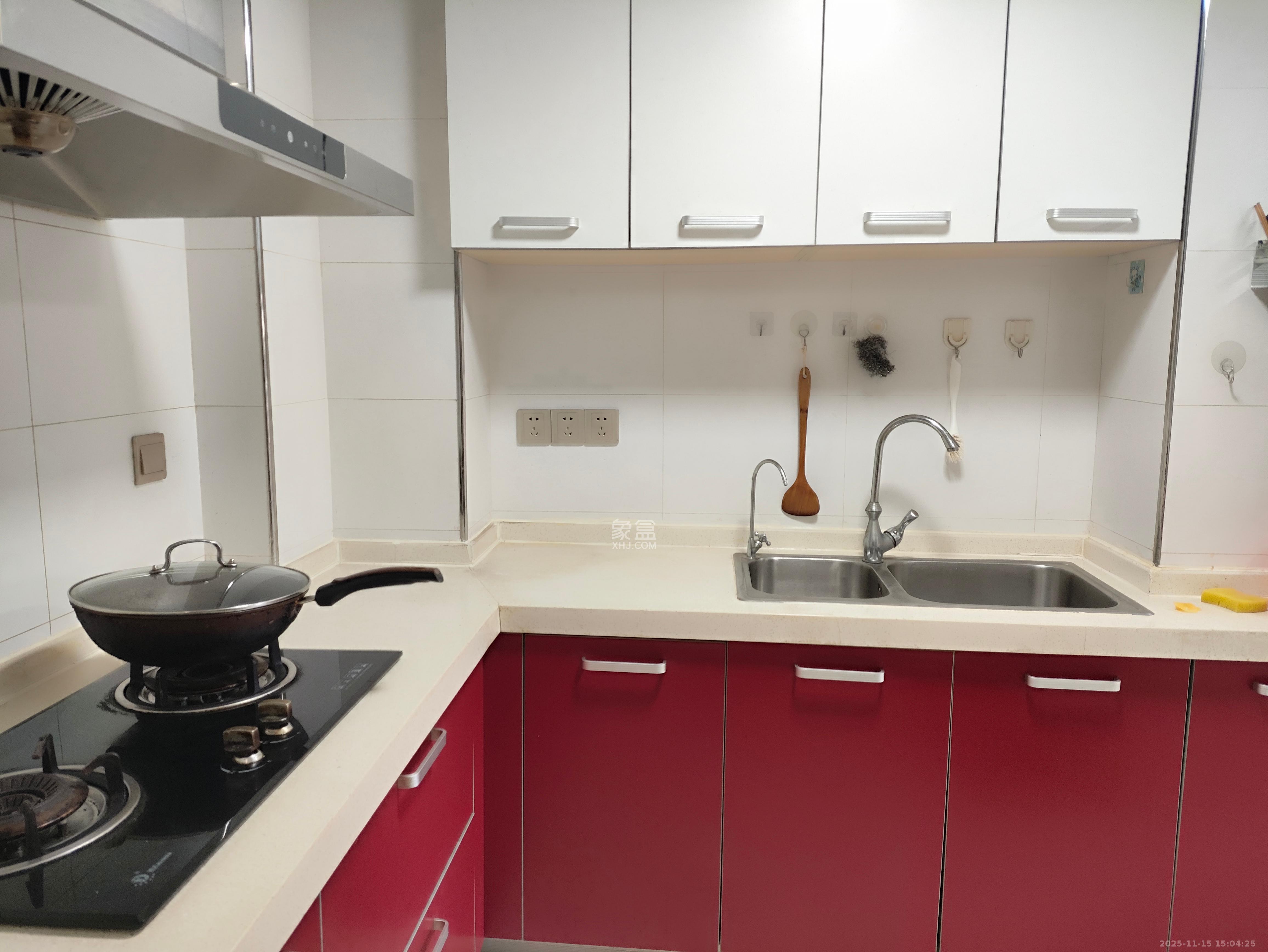 钱隆樽品(一、二、三期)  3室2厅2卫    2500.0元/月室内图