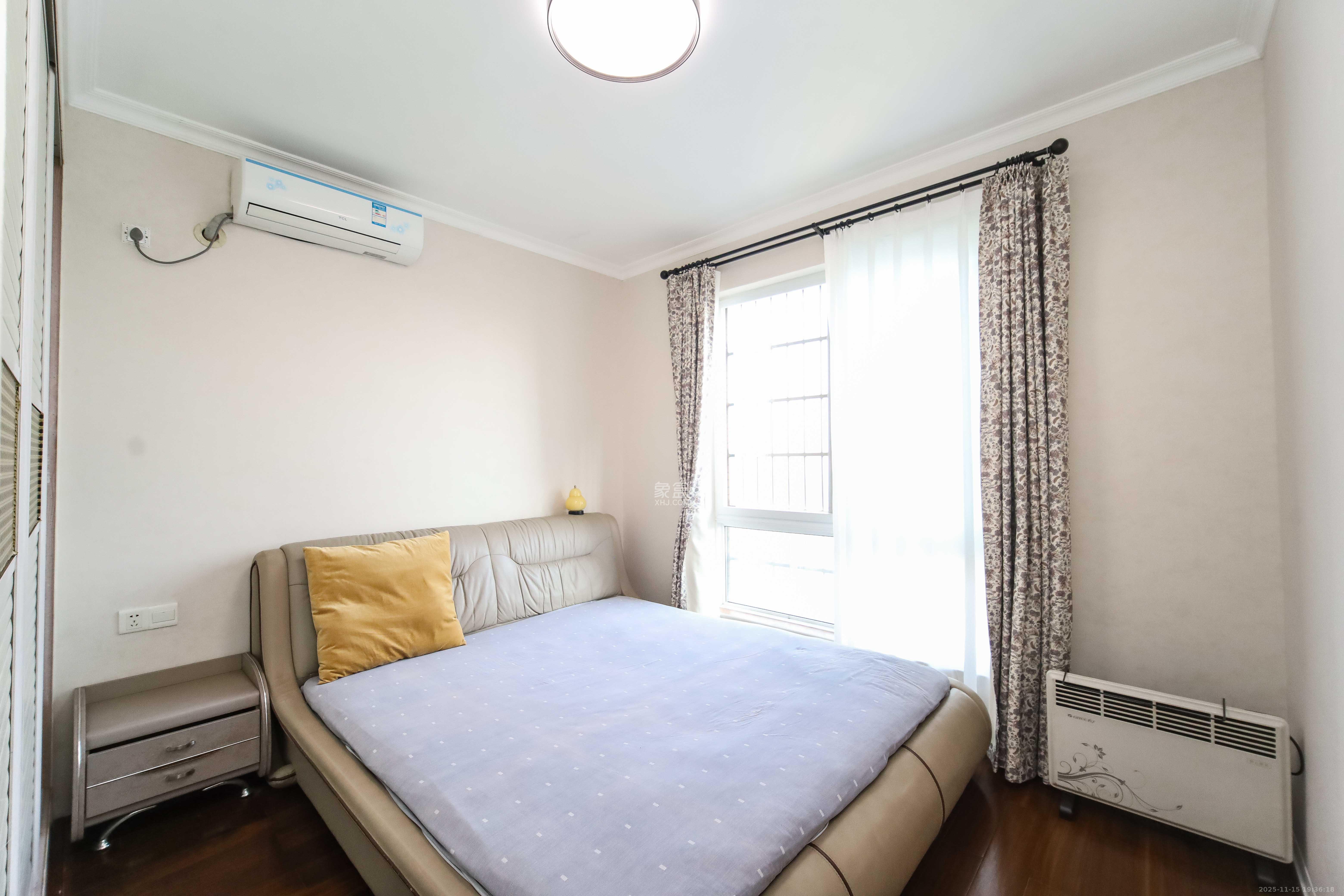 鑫科明珠  2室2厅1卫    69.8万卧室