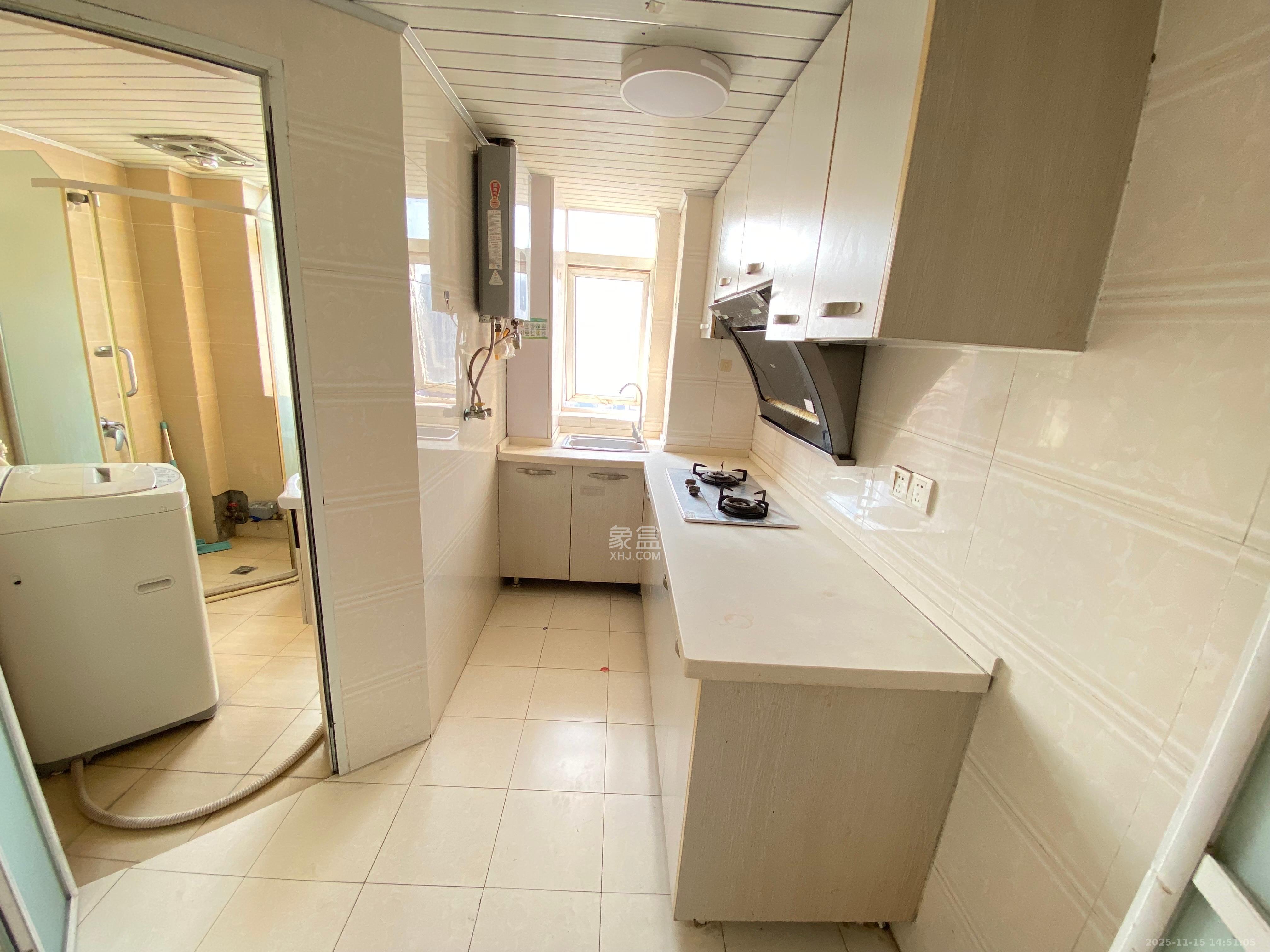 汇富中心  1室1厅1卫    1800.0元/月室内图