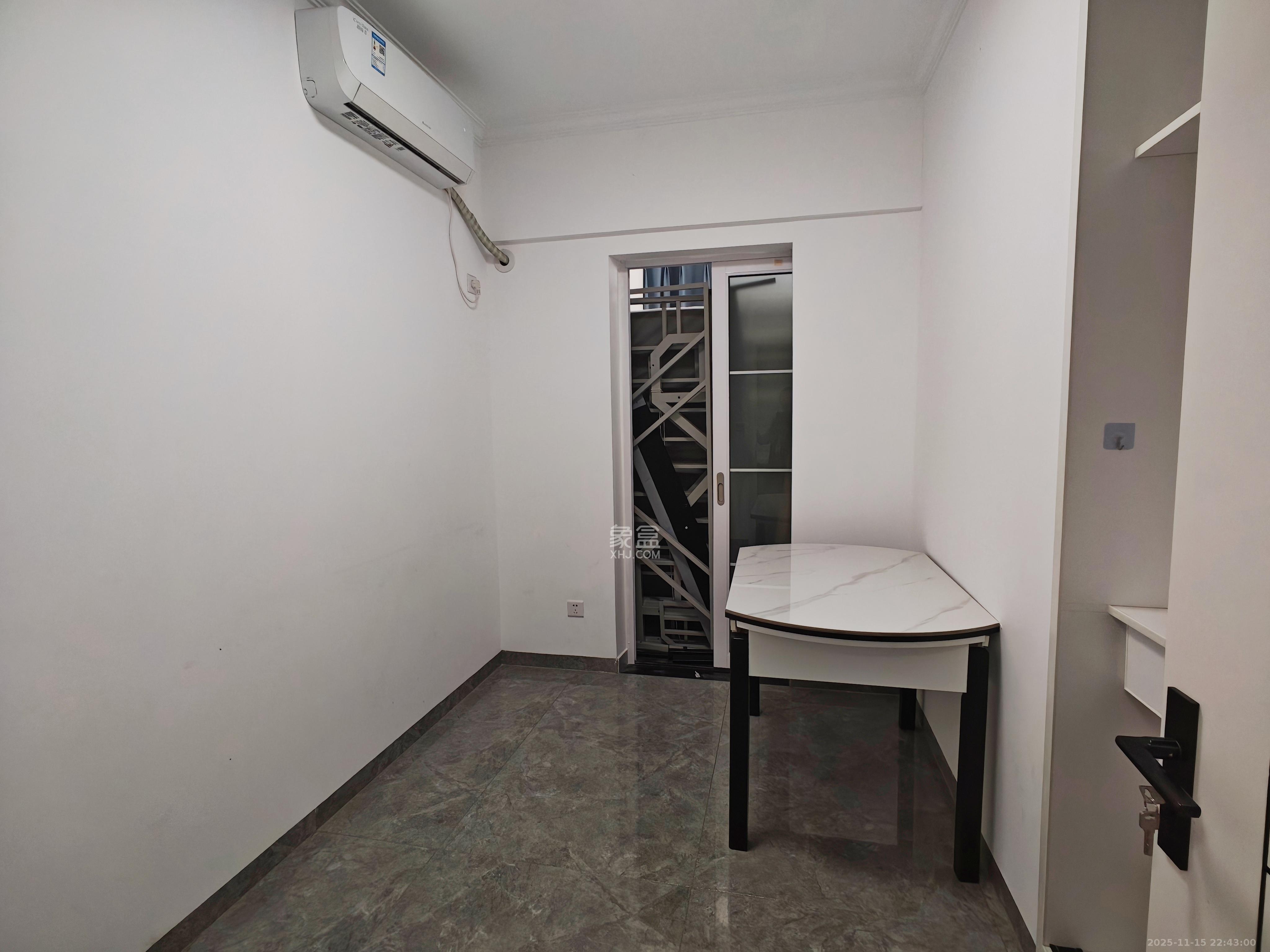 钱隆世家  2室1厅1卫    1600.0元/月室内图