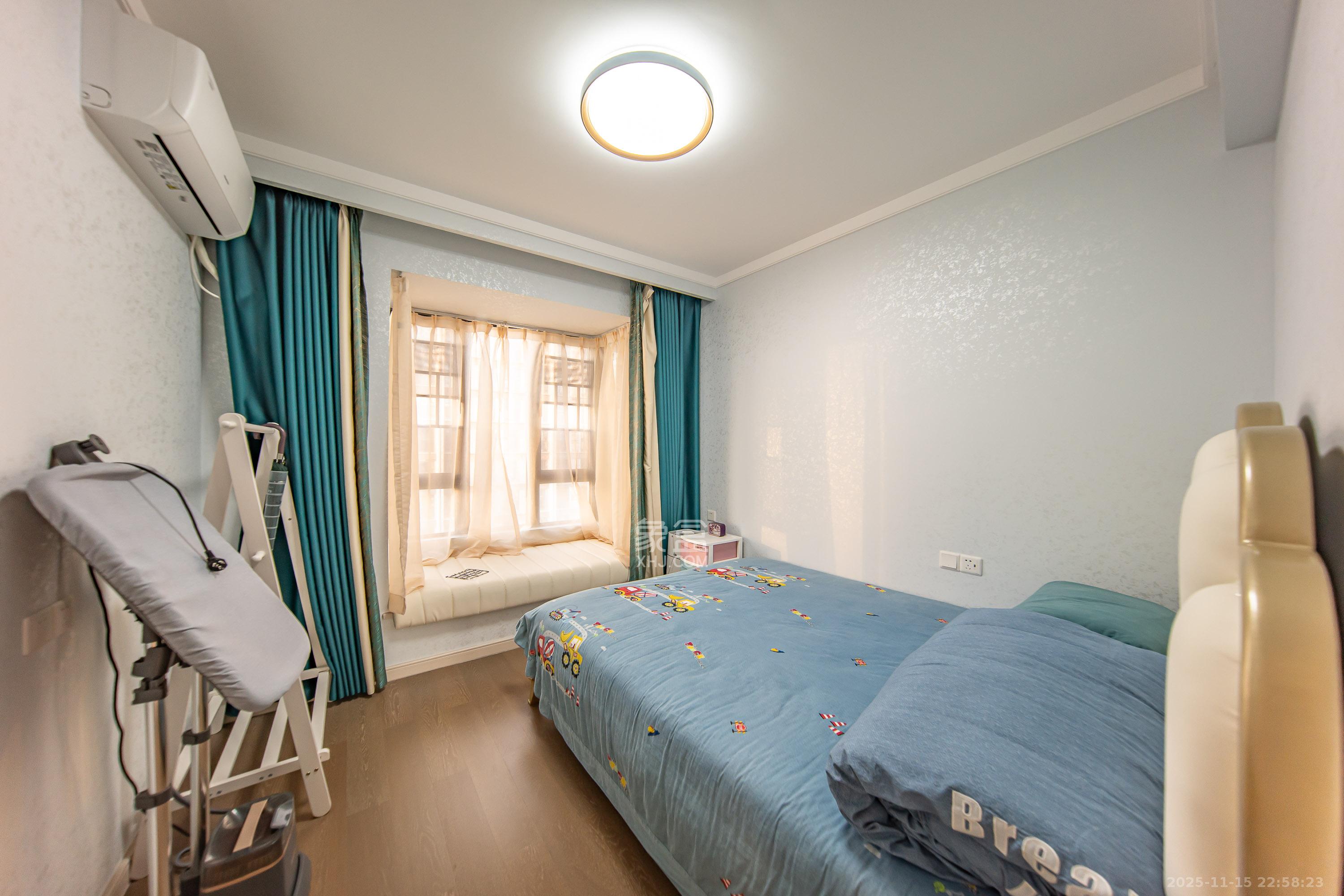 映客龙湖璟翠公馆（映客龙湖璟翠中心）  1室0厅0卫    185.0万卧室