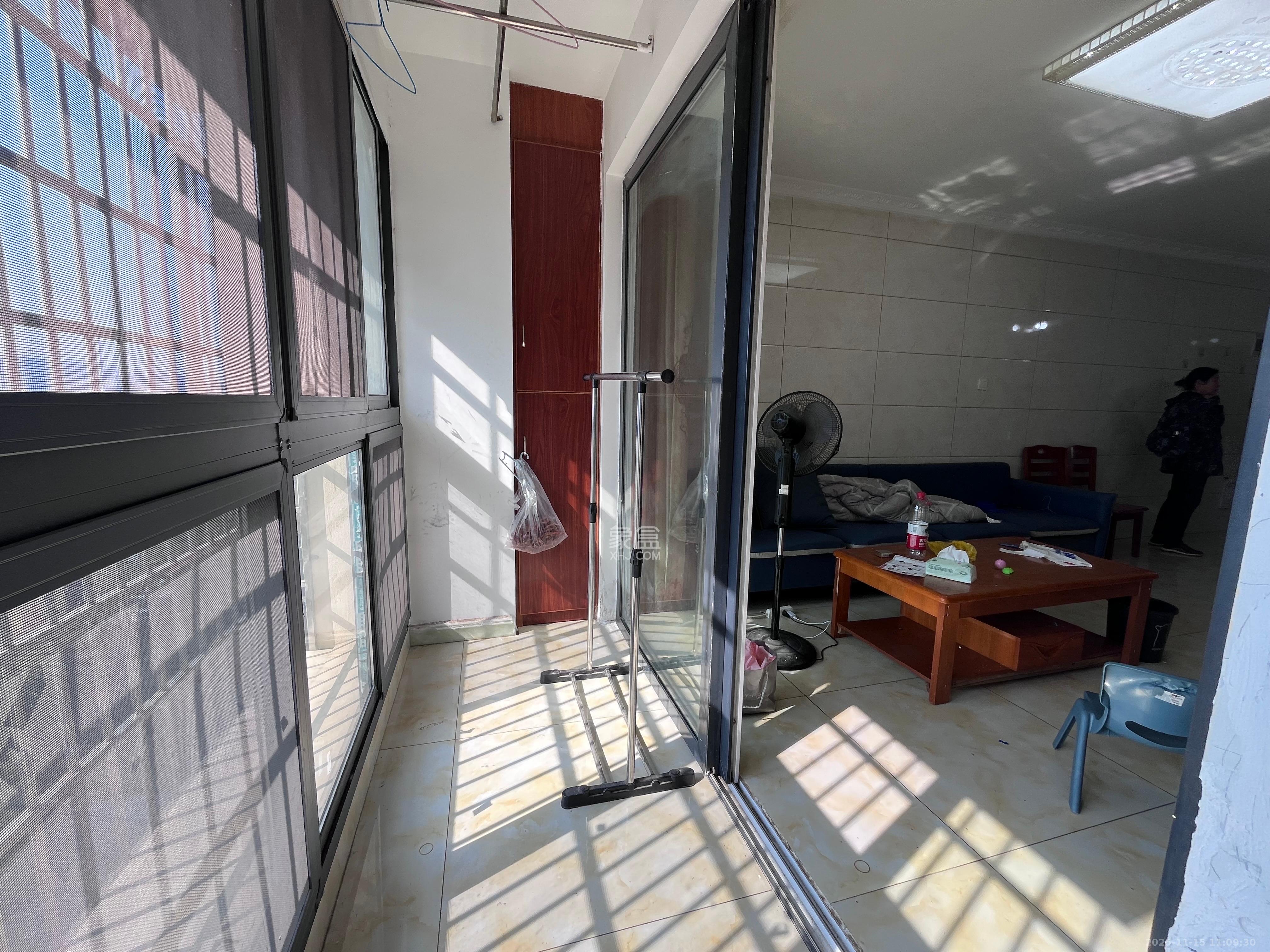 桥头家苑一期  2室2厅1卫    1600.0元/月室内图