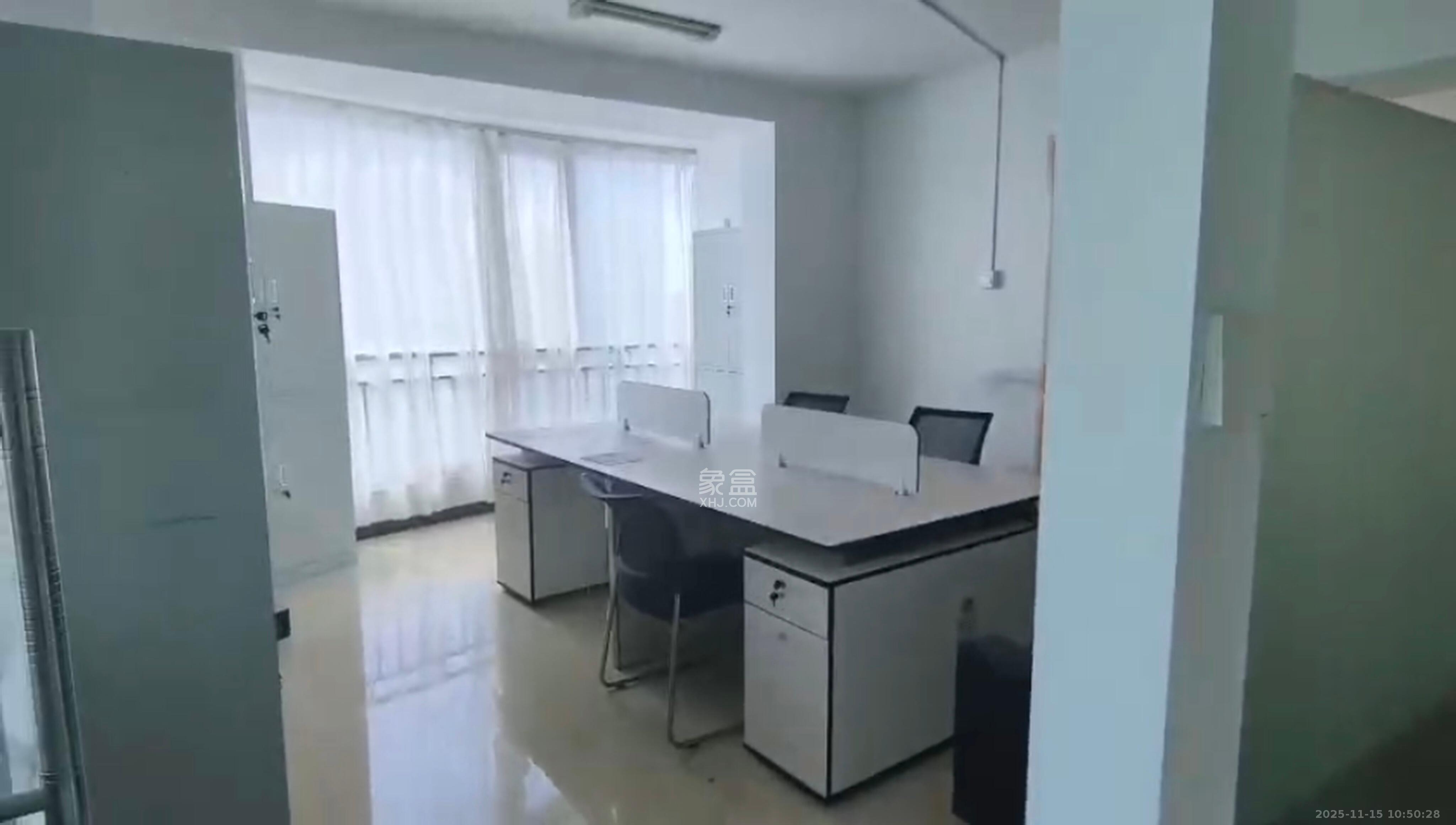 长城华都  1室2厅2卫    3000.0元/月室内图