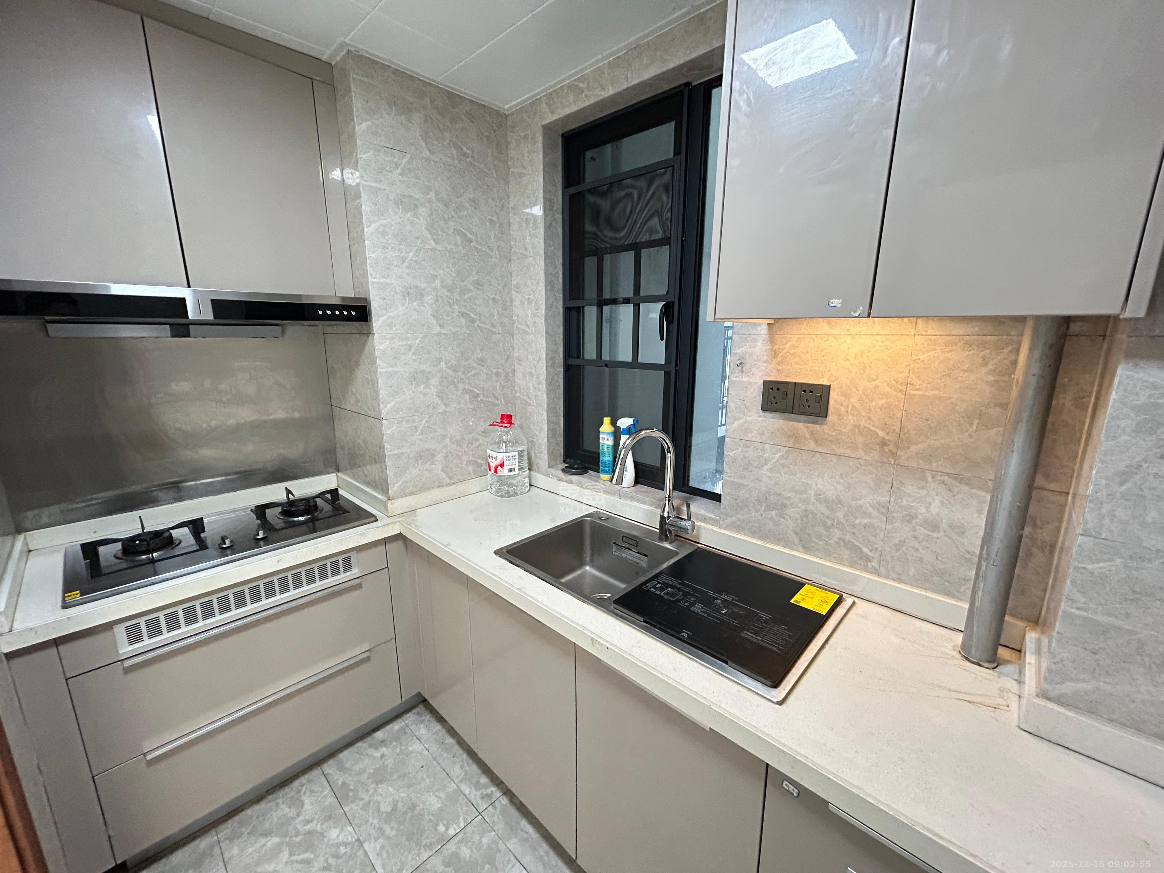 梅溪悦章  3室2厅2卫    3500.0元/月室内图