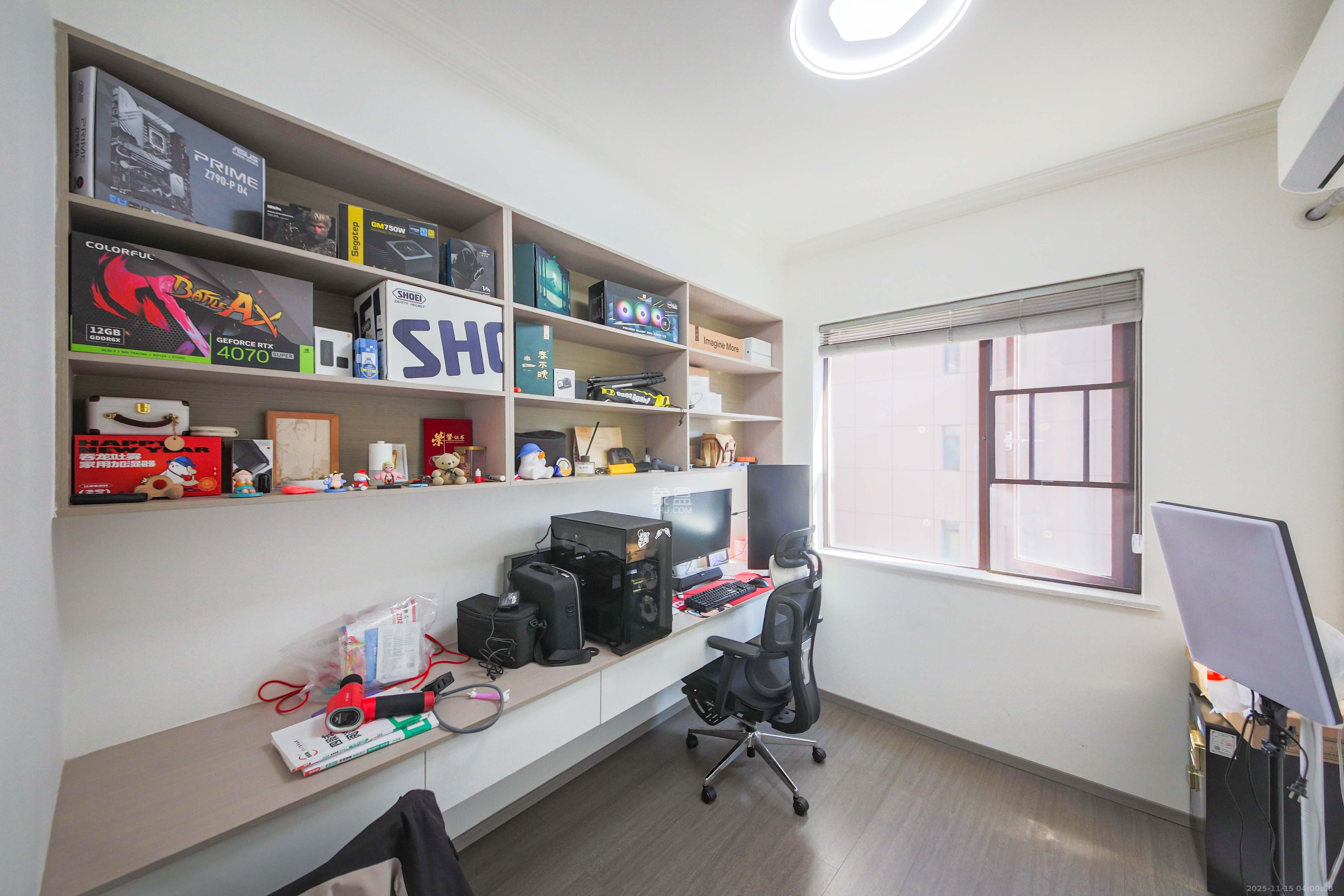 HC新城（建工集团单位房）  4室2厅2卫    202.0万卧室