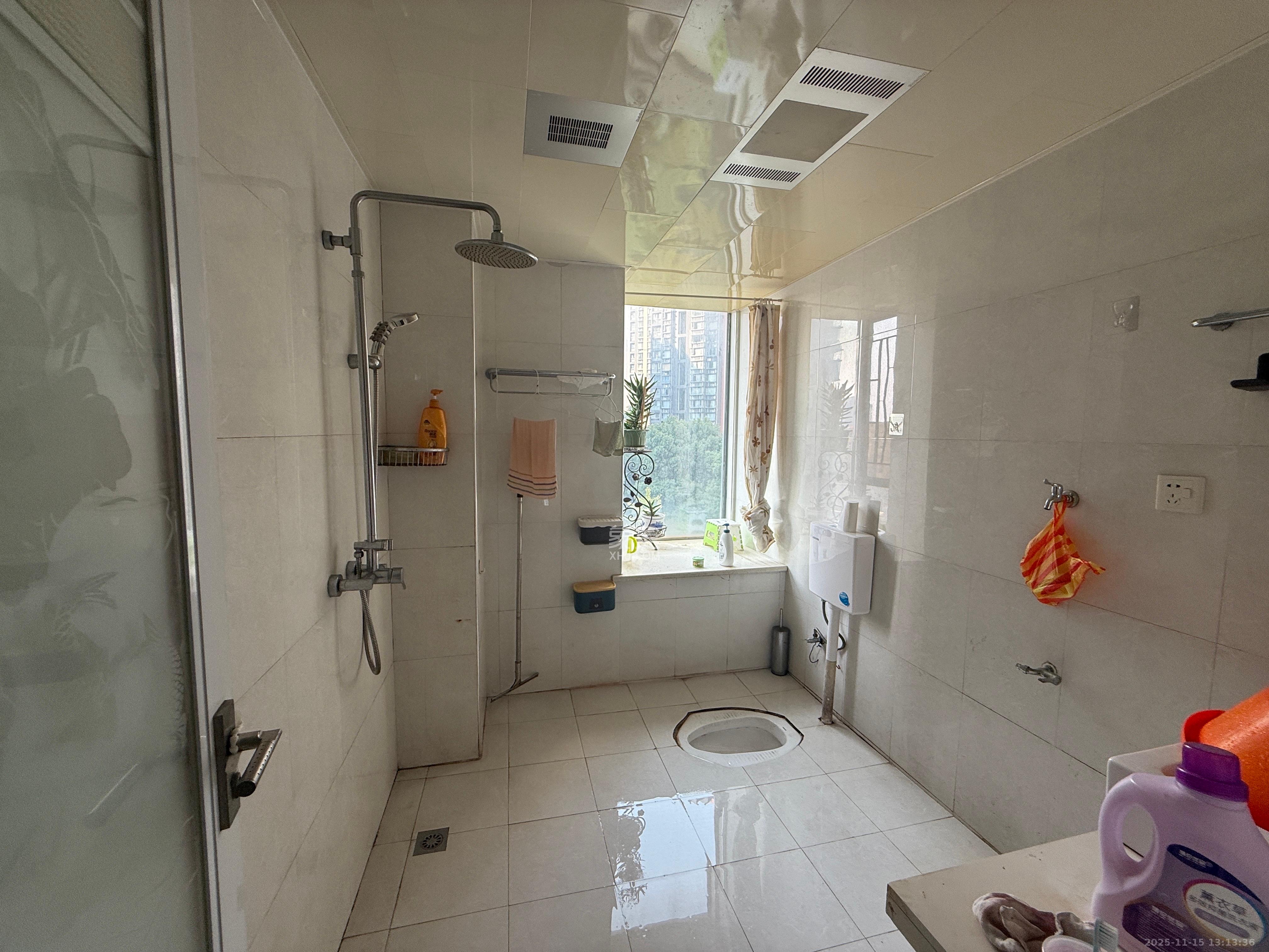 滨江君悦香邸  3室2厅2卫    3200.0元/月室内图