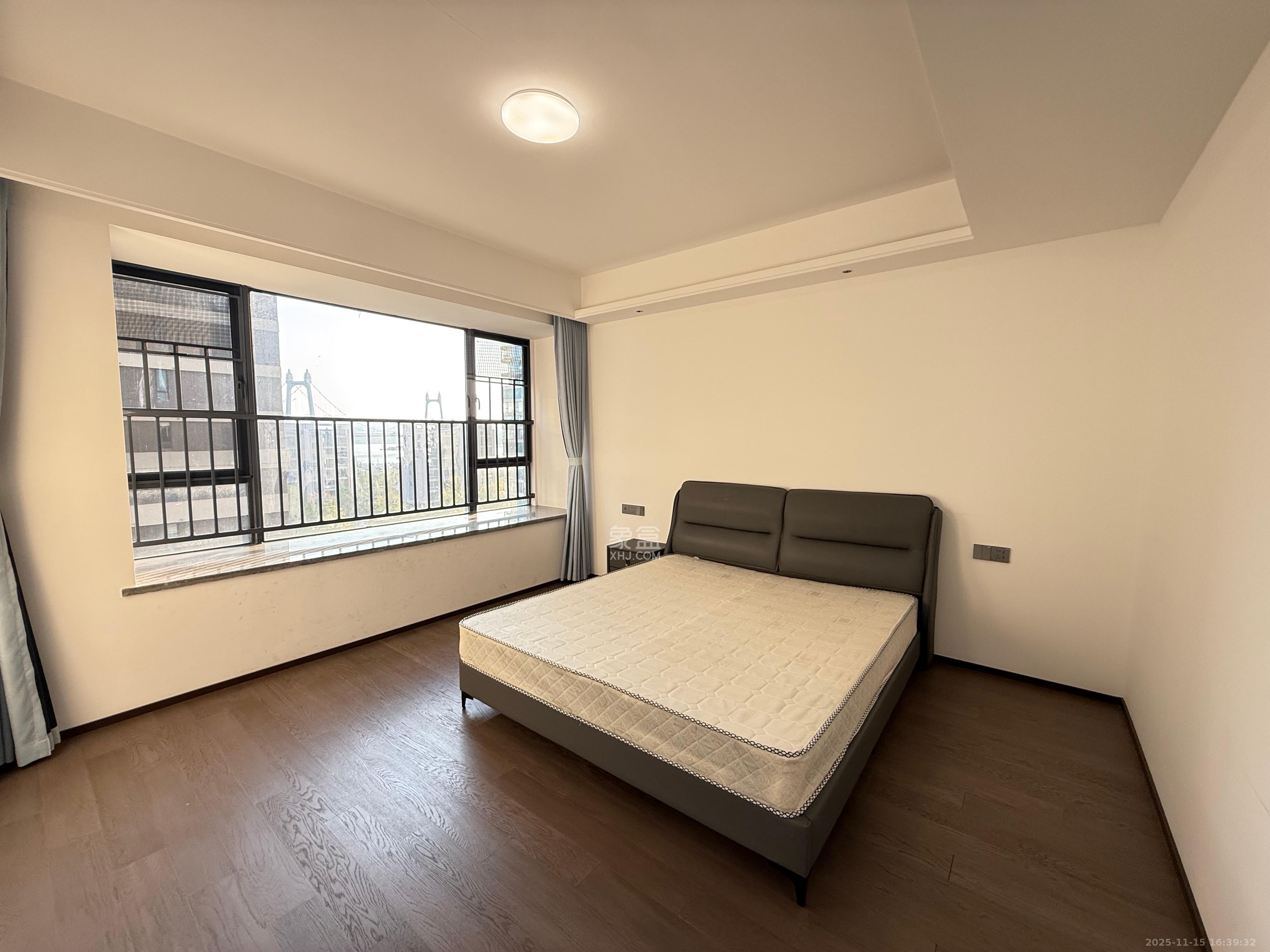 中欣楚天御府B区观澜  4室2厅3卫    6000.0元/月室内图