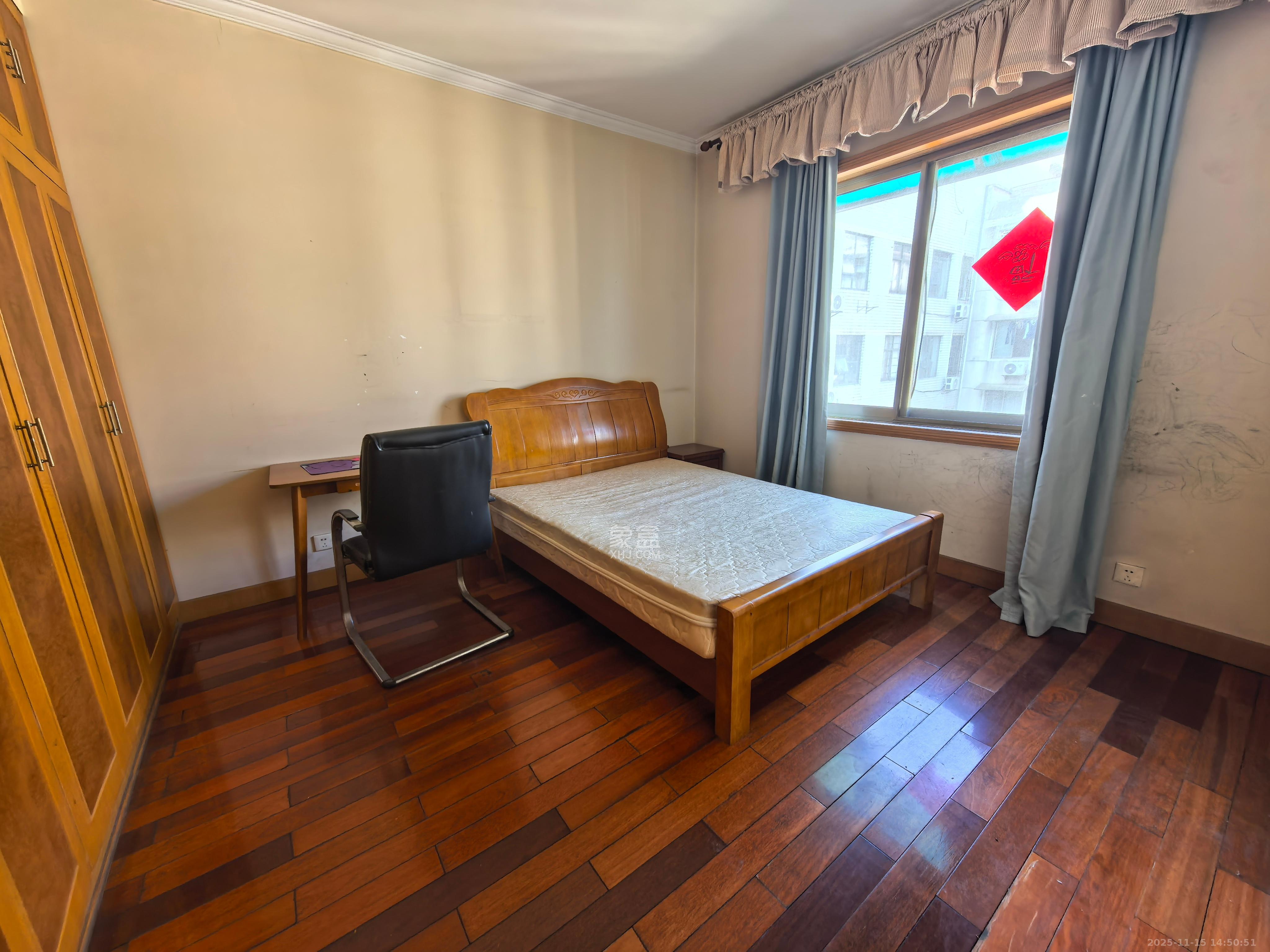 芙蓉区国税局宿舍  3室2厅1卫    2700.0元/月室内图