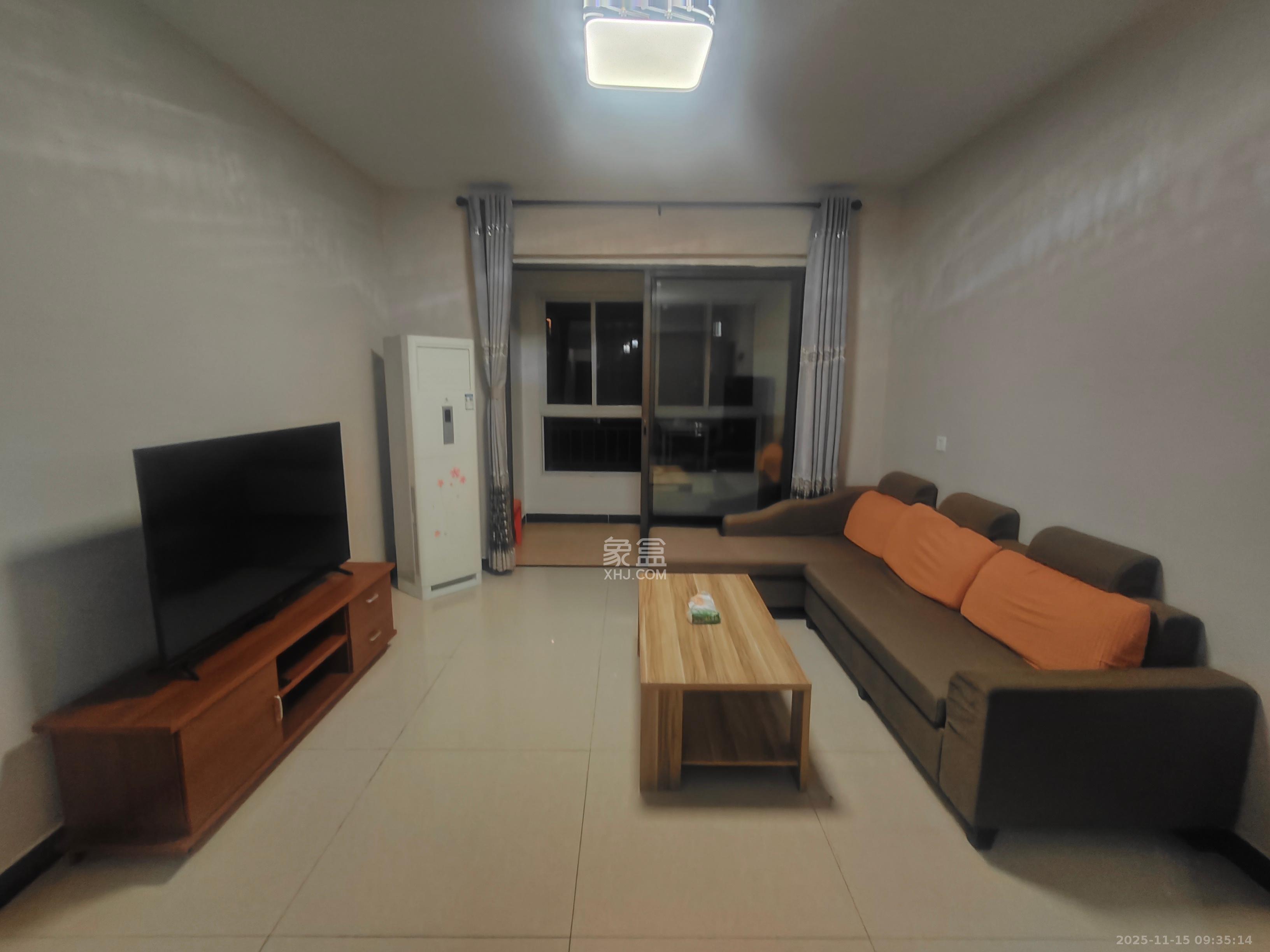 阳光城尚东湾青云苑  3室2厅2卫    2400.0元/月