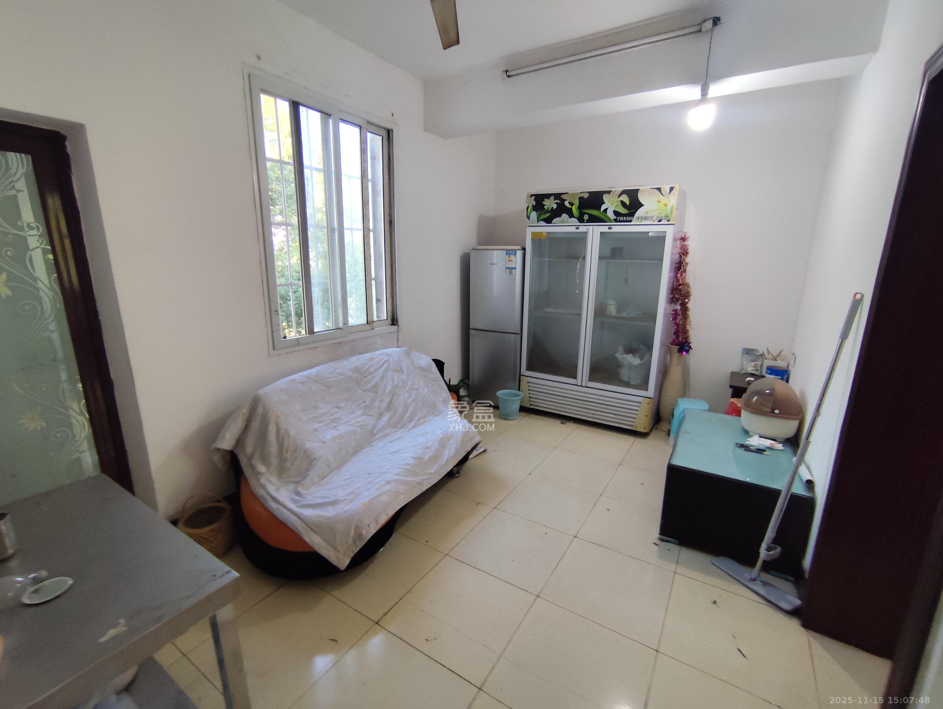 星沙镇泉塘村(司法学院宿舍) 2室2厅1卫 1000.0元/月 星沙镇泉塘村(司法学院宿舍) 2室2厅1卫 1000.0元/月室内图