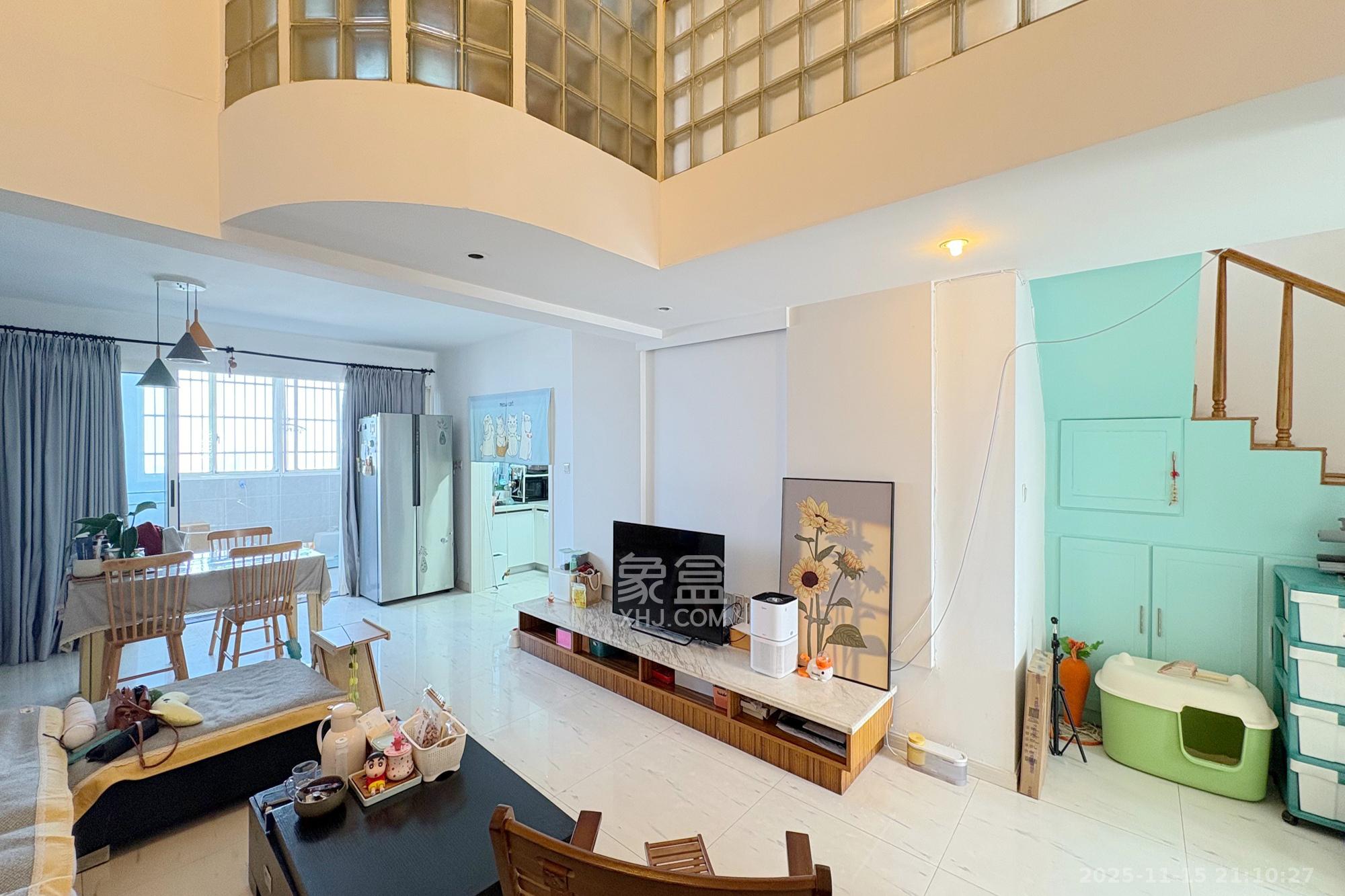 香格里嘉园 3室1厅1卫 121.0万 香格里嘉园 3室1厅1卫 121.0万客厅