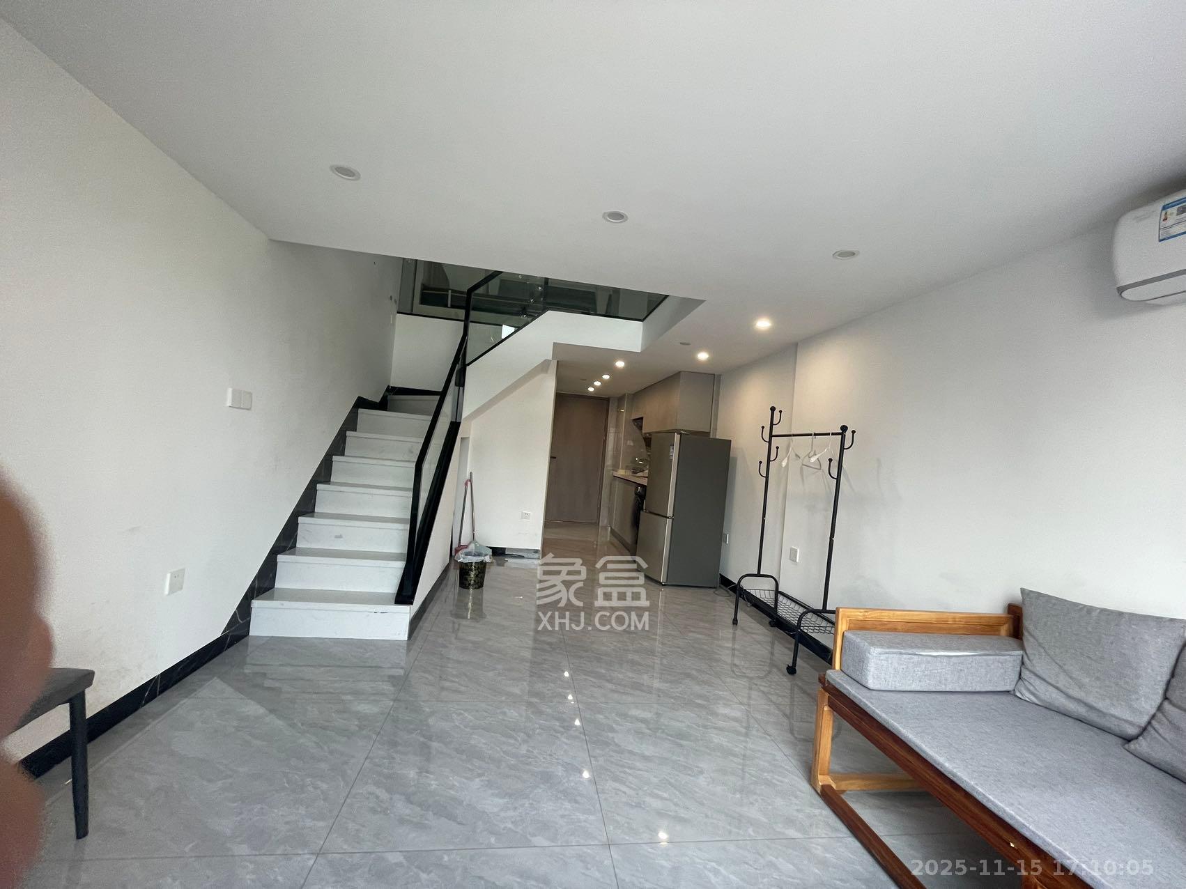 藏珑湖上公馆 2室1厅1卫 2400.0元/月 藏珑湖上公馆 2室1厅1卫 2400.0元/月室内图