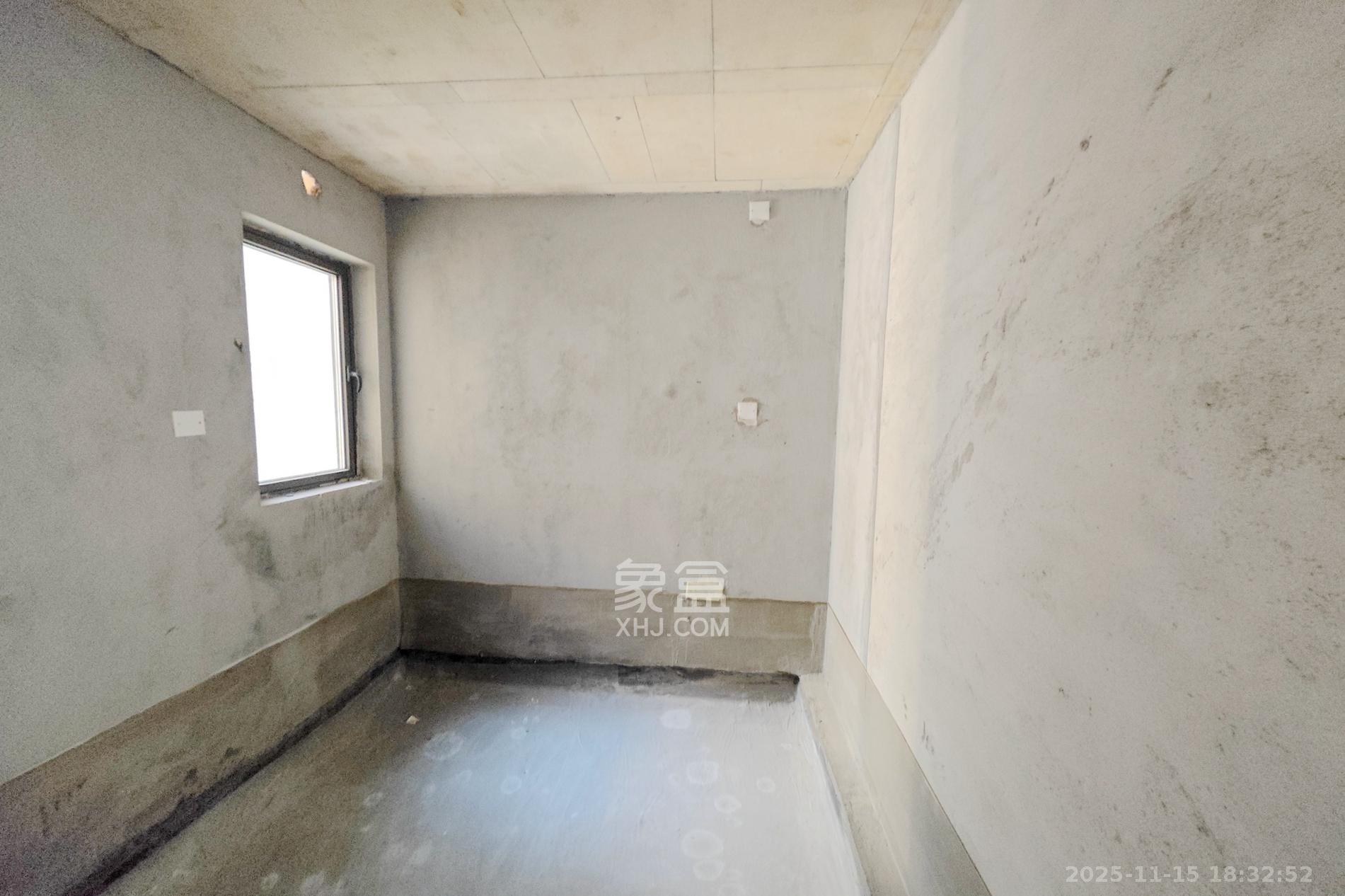 大都汇天悦（保利大都汇三期）  4室2厅2卫    195.0万其他