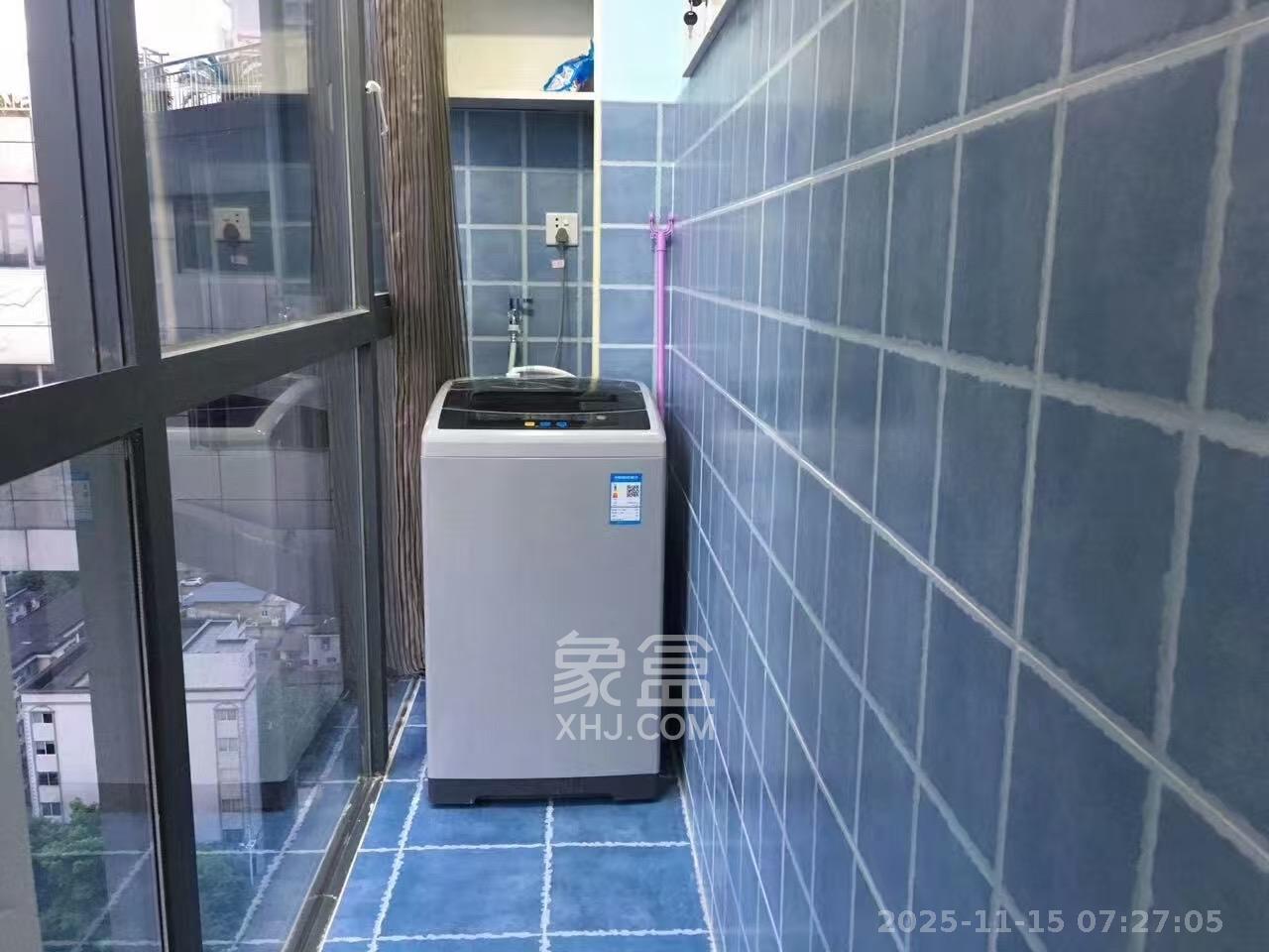 新时代广场  2室1厅1卫    2300.0元/月室内图