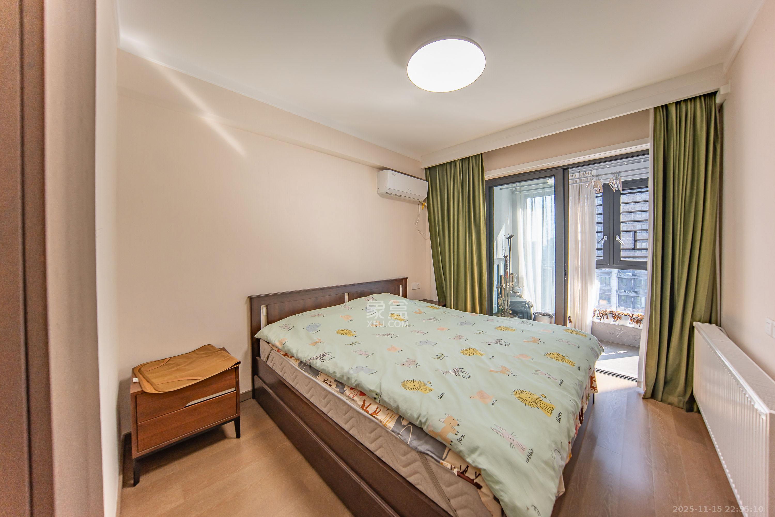 映客龙湖璟翠公馆(映客龙湖璟翠中心) 3室2厅1卫 180.0万 映客龙湖璟翠公馆(映客龙湖璟翠中心) 3室2厅1卫 180.0万卧室