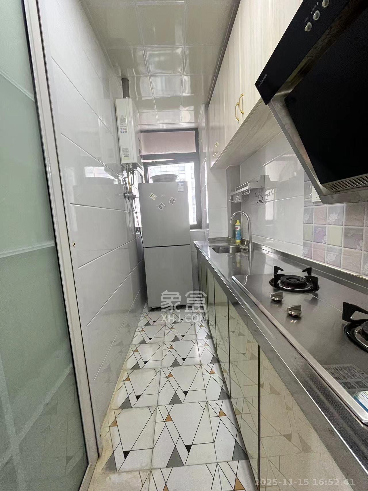 V领寓(岭南家园) 1室1厅1卫 1500.0元/月 V领寓(岭南家园) 1室1厅1卫 1500.0元/月室内图