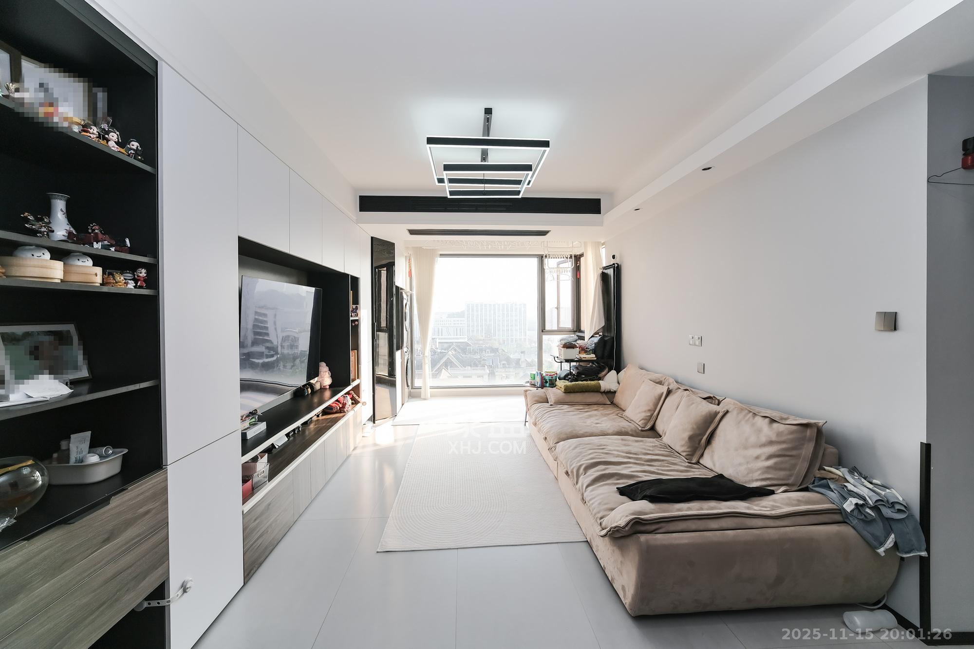 保利香槟国际 3室2厅1卫 92.0万 保利香槟国际 3室2厅1卫 92.0万客厅