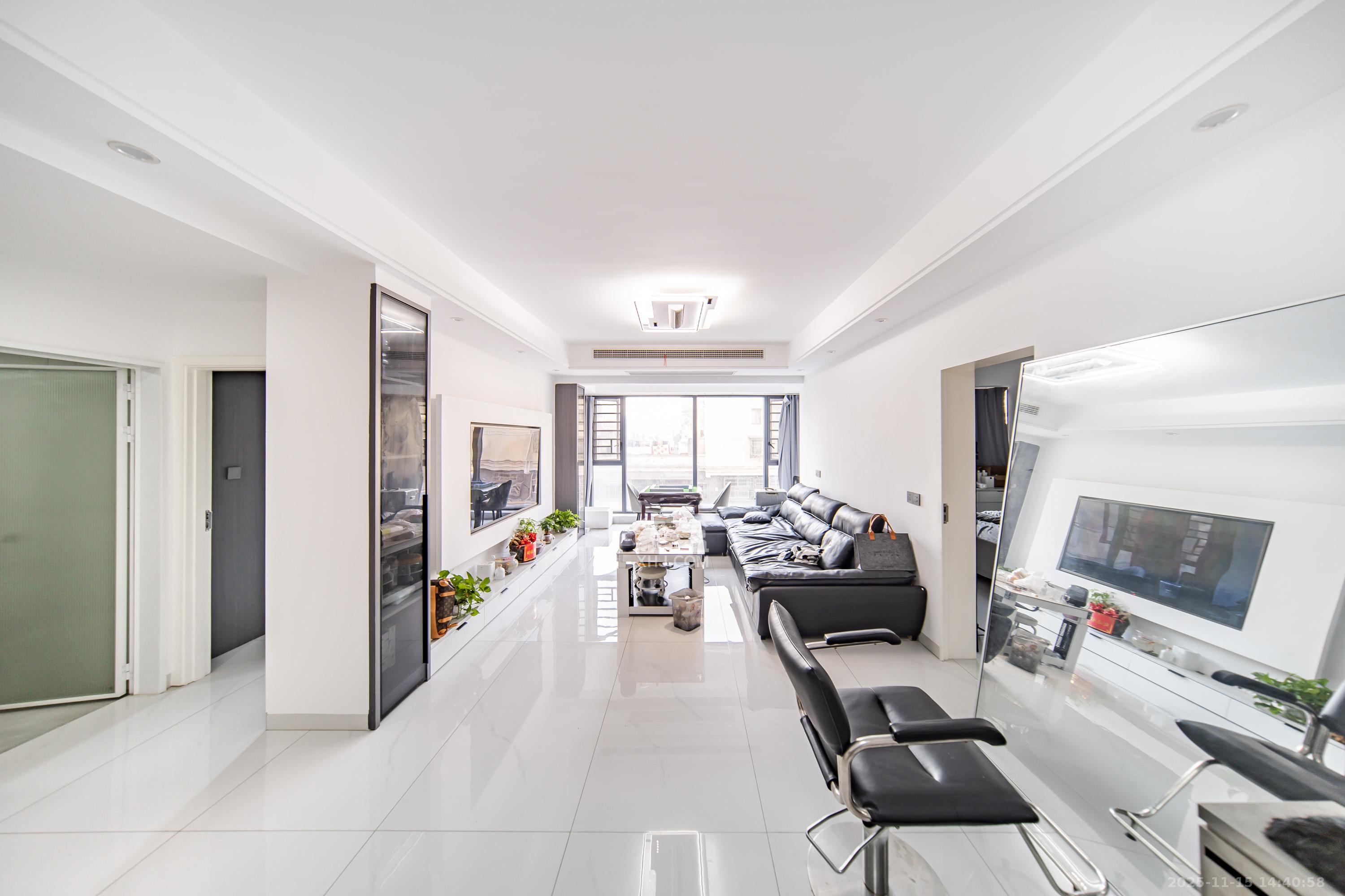 海洋半岛(月珑湾) 3室2厅2卫 112.8万 海洋半岛(月珑湾) 3室2厅2卫 112.8万客厅