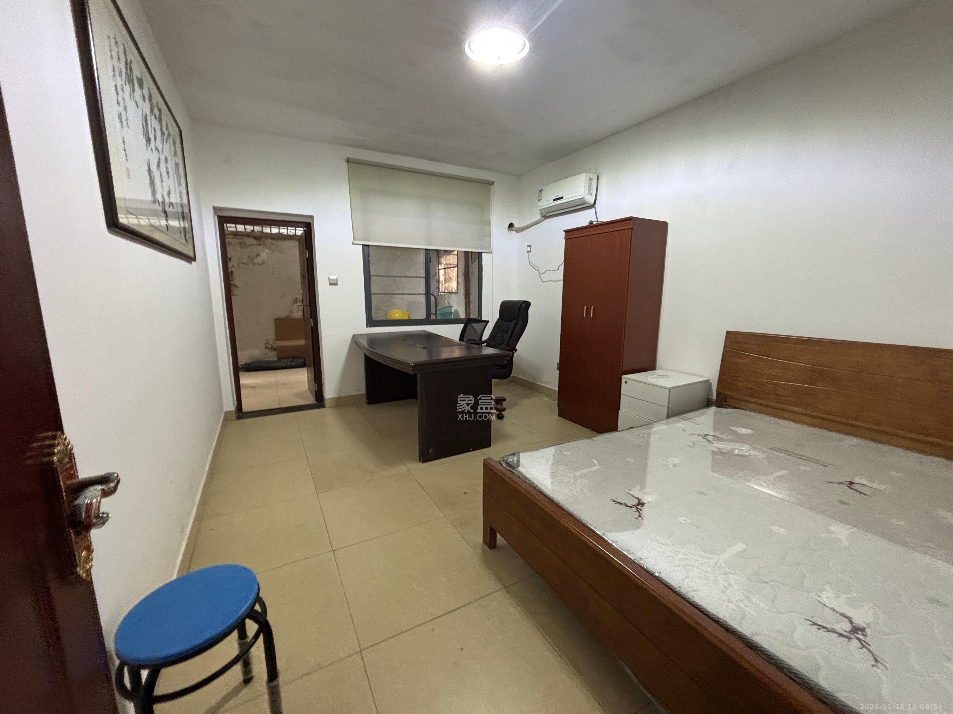 石子冲巷  3室2厅1卫    2000.0元/月室内图