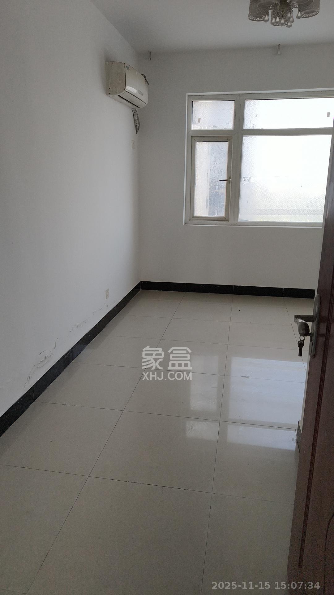 美利新世界  1室2厅2卫    2200.0元/月室内图