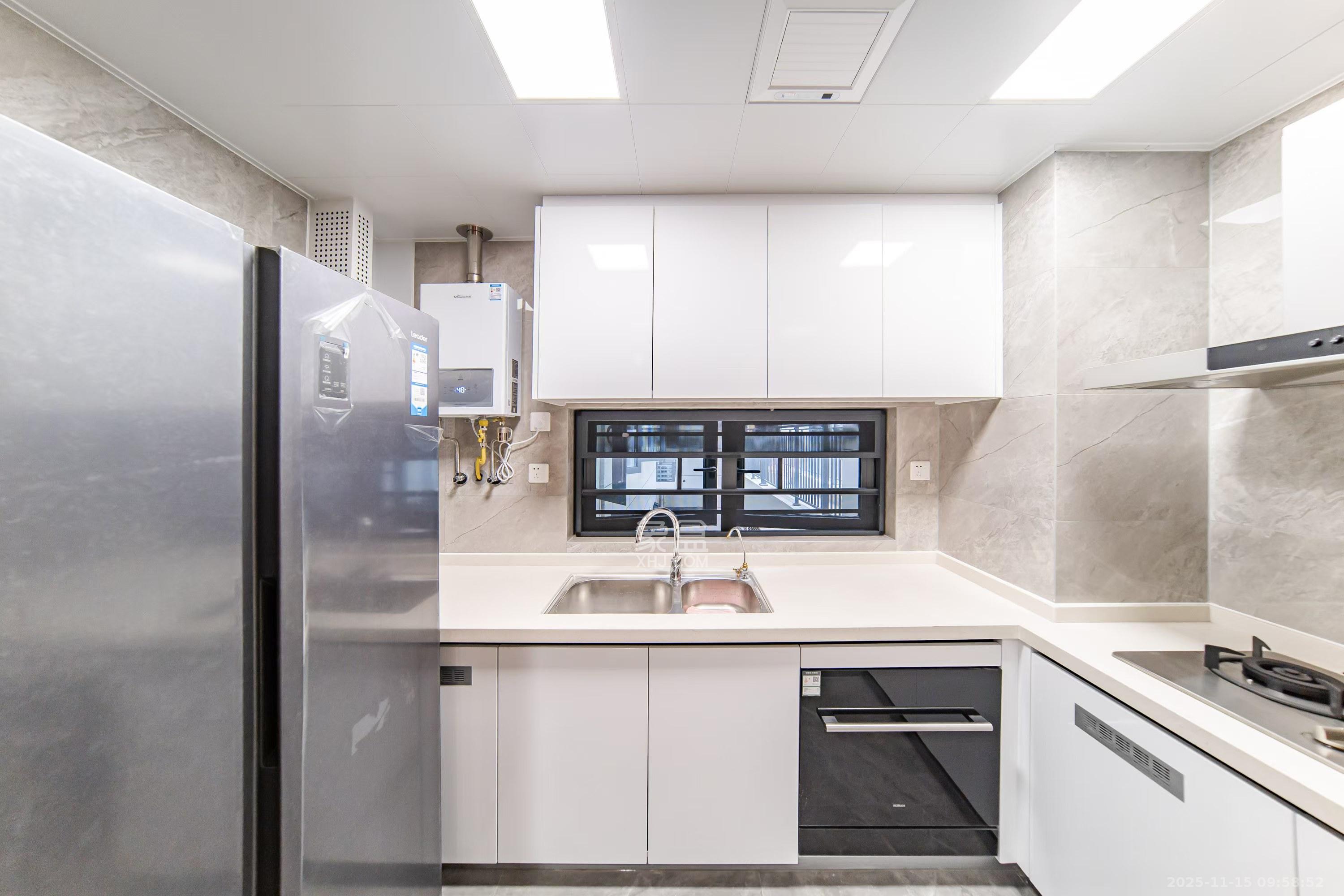 保利天汇  3室2厅2卫    3400.0元/月室内图