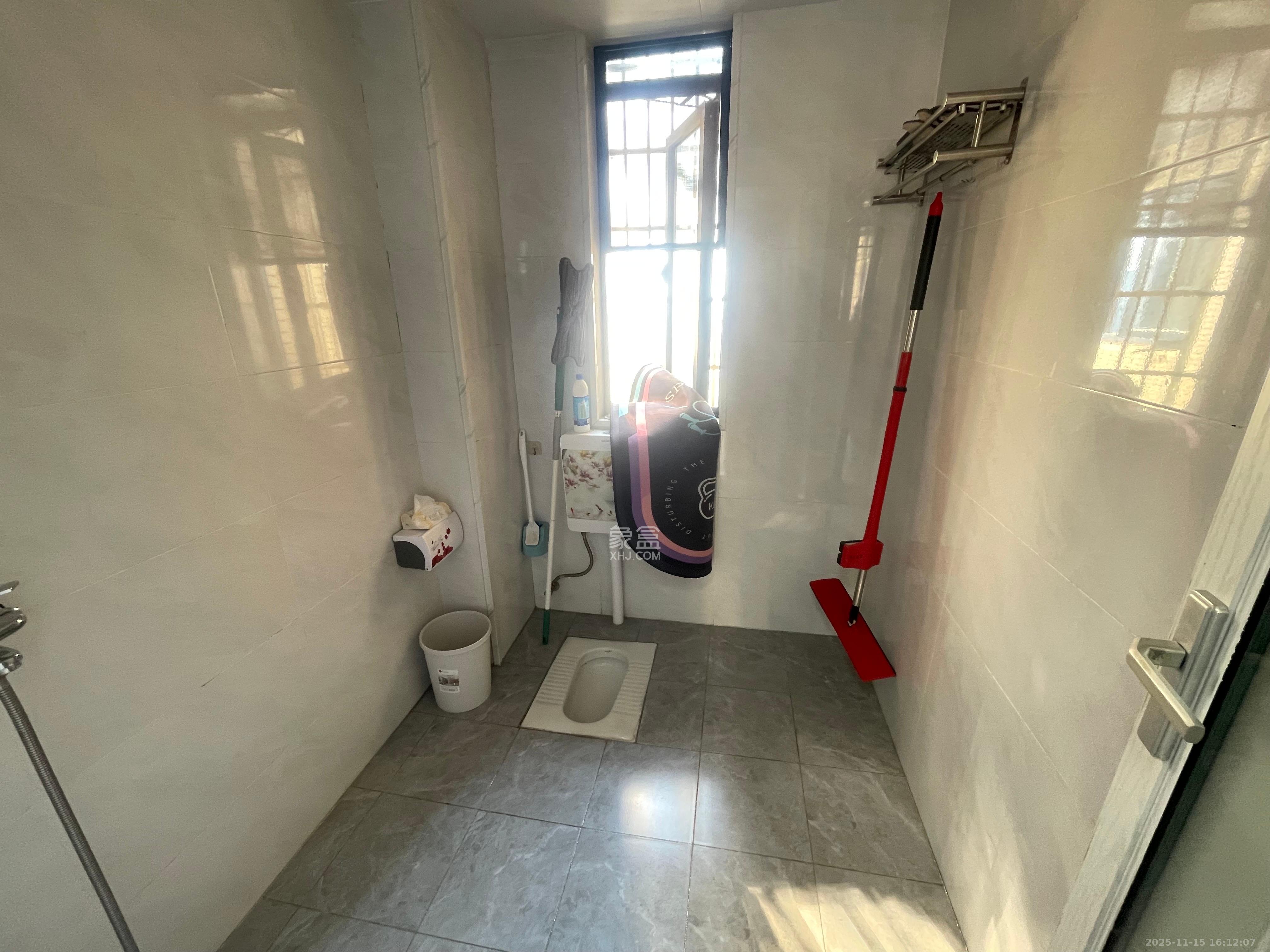 星城新宇川河苑 3室2厅2卫 2200.0元/月 星城新宇川河苑 3室2厅2卫 2200.0元/月室内图