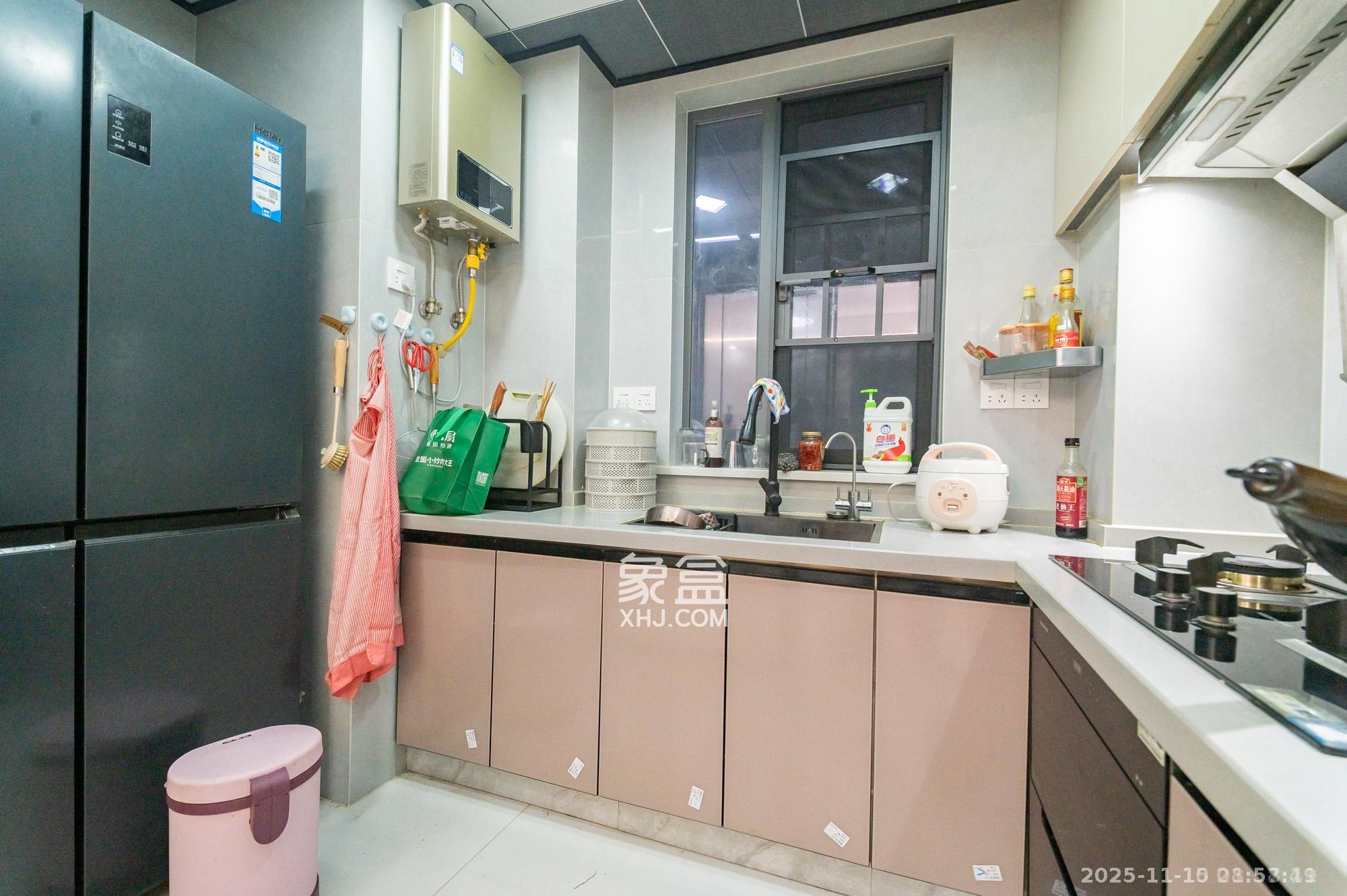 金辉优步星樾  3室2厅1卫    2500.0元/月室内图