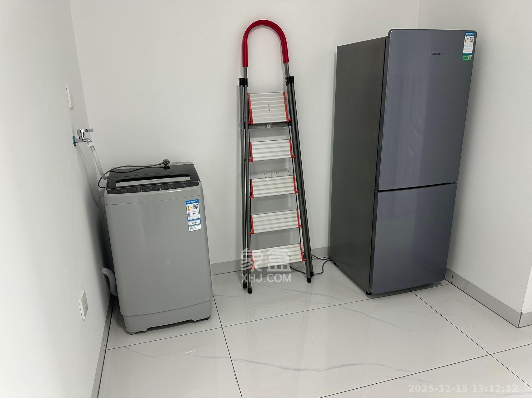 鄱阳汇金中心 2室2厅1卫 1600.0元/月 鄱阳汇金中心 2室2厅1卫 1600.0元/月室内图