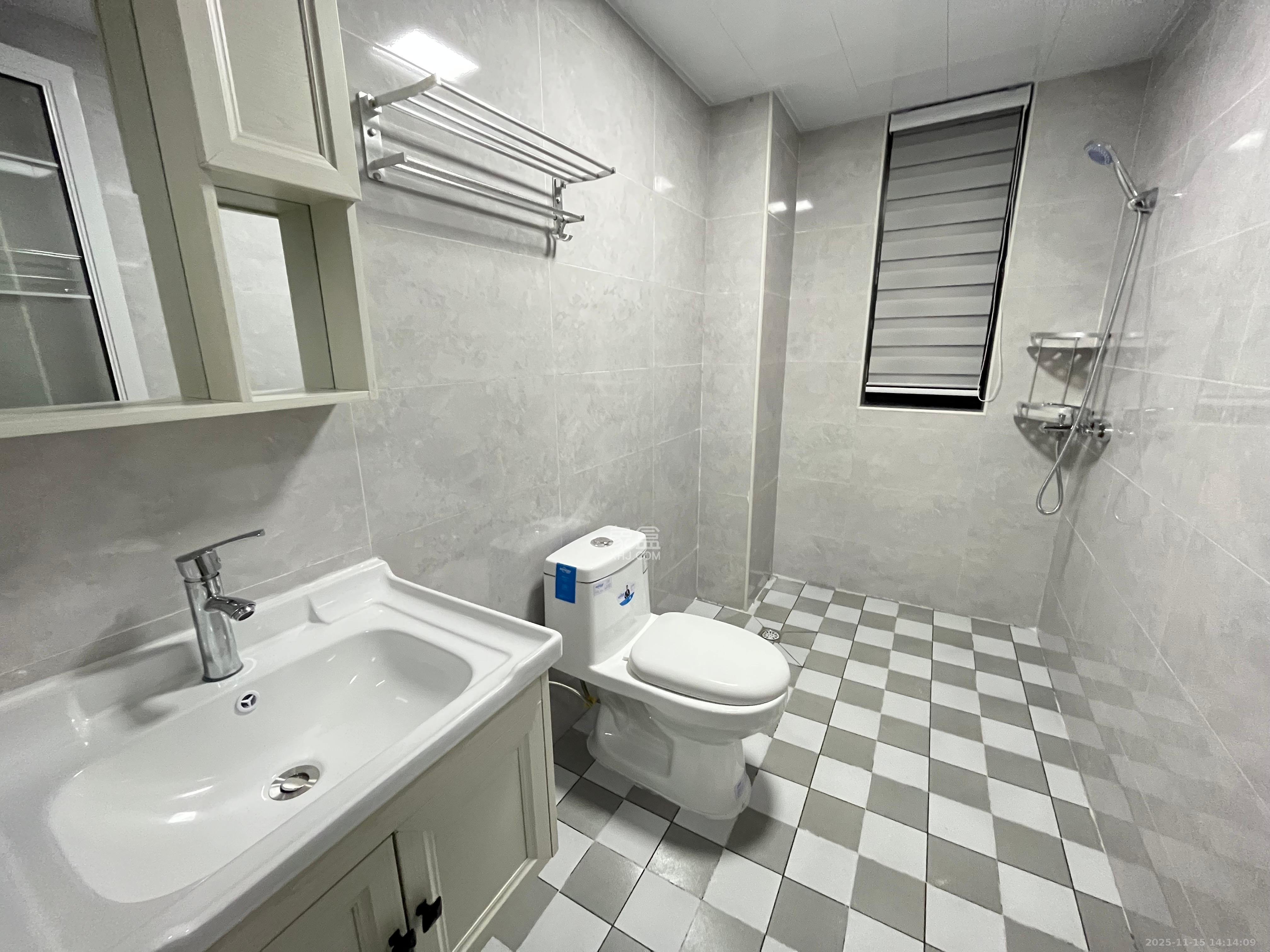 南山梅溪一方 3室2厅2卫 3000.0元/月 南山梅溪一方 3室2厅2卫 3000.0元/月室内图