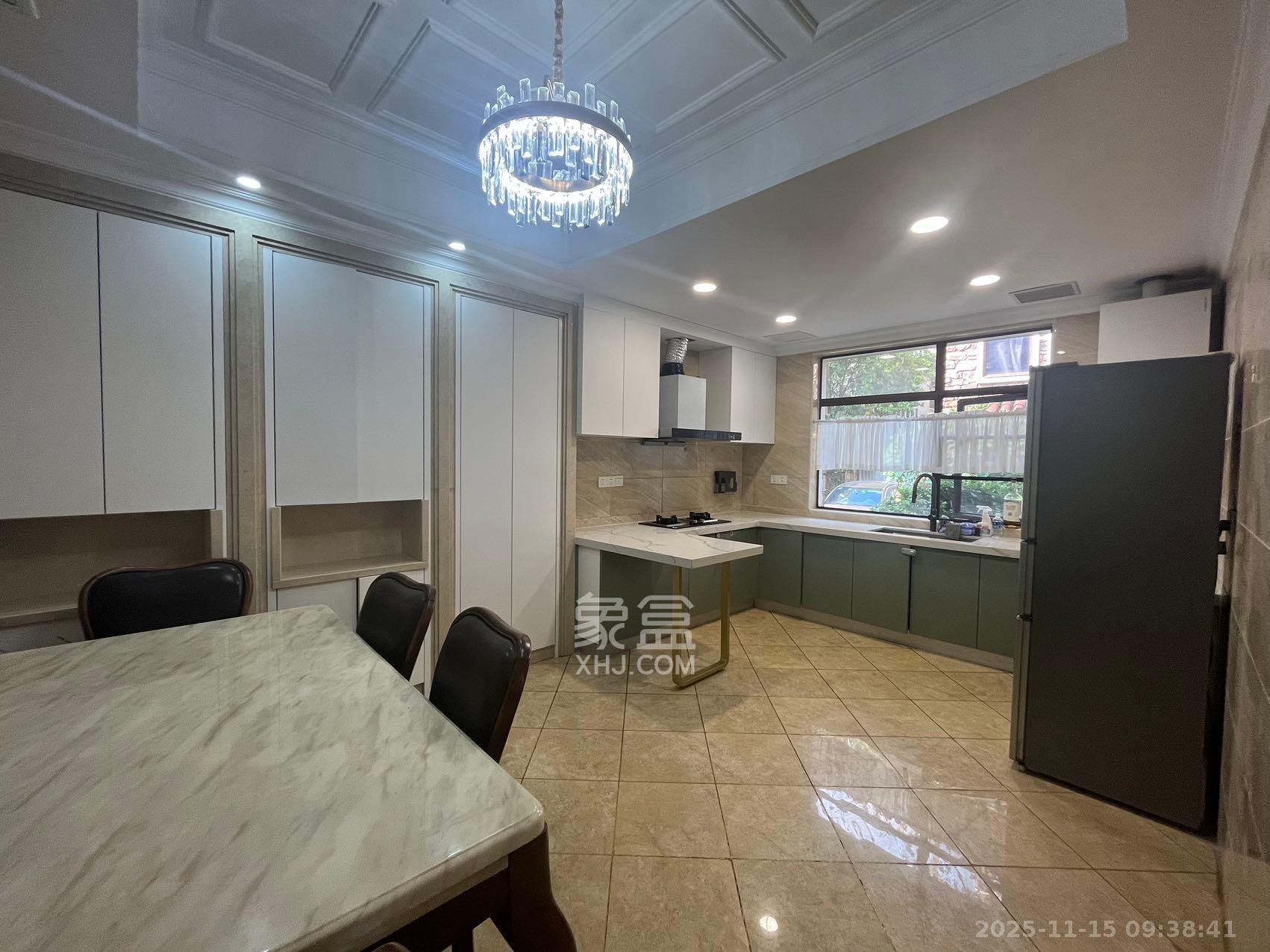 麓山恋迪亚溪谷 5室2厅3卫 7000.0元/月 麓山恋迪亚溪谷 5室2厅3卫 7000.0元/月室内图