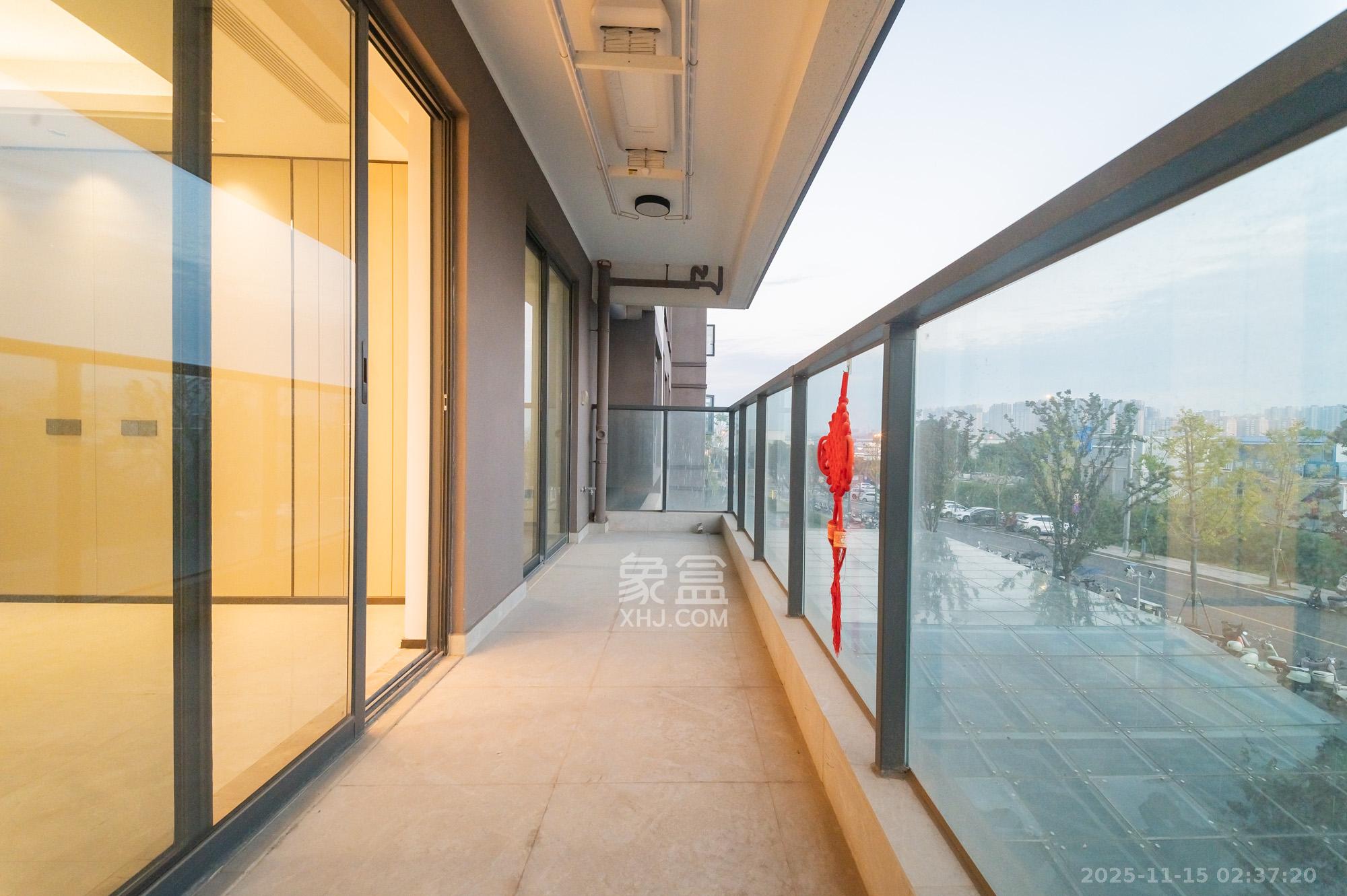 三一云谷  1室0厅0卫    151.0万阳台