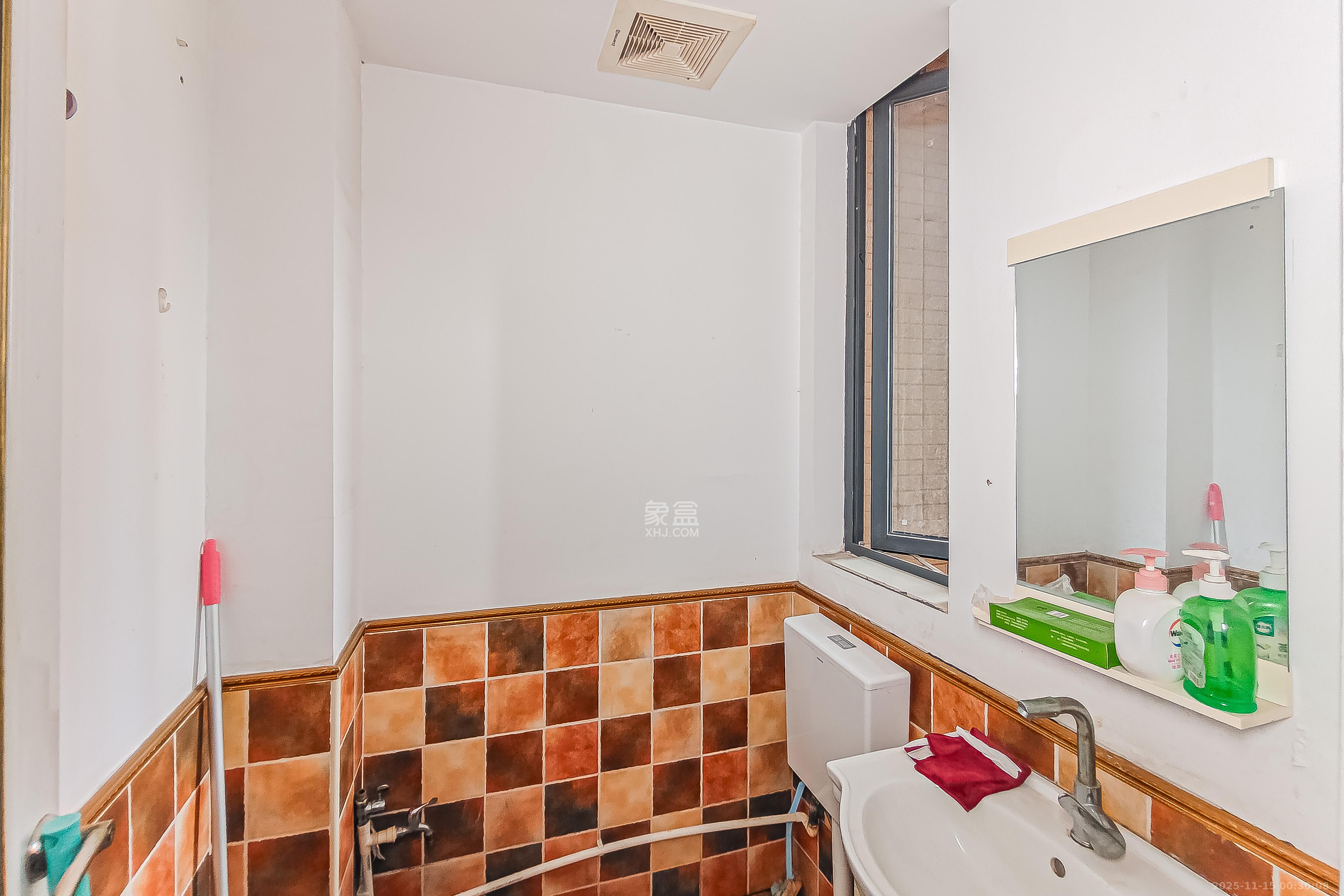 万博汇  2室1厅1卫    56.8万卫生间