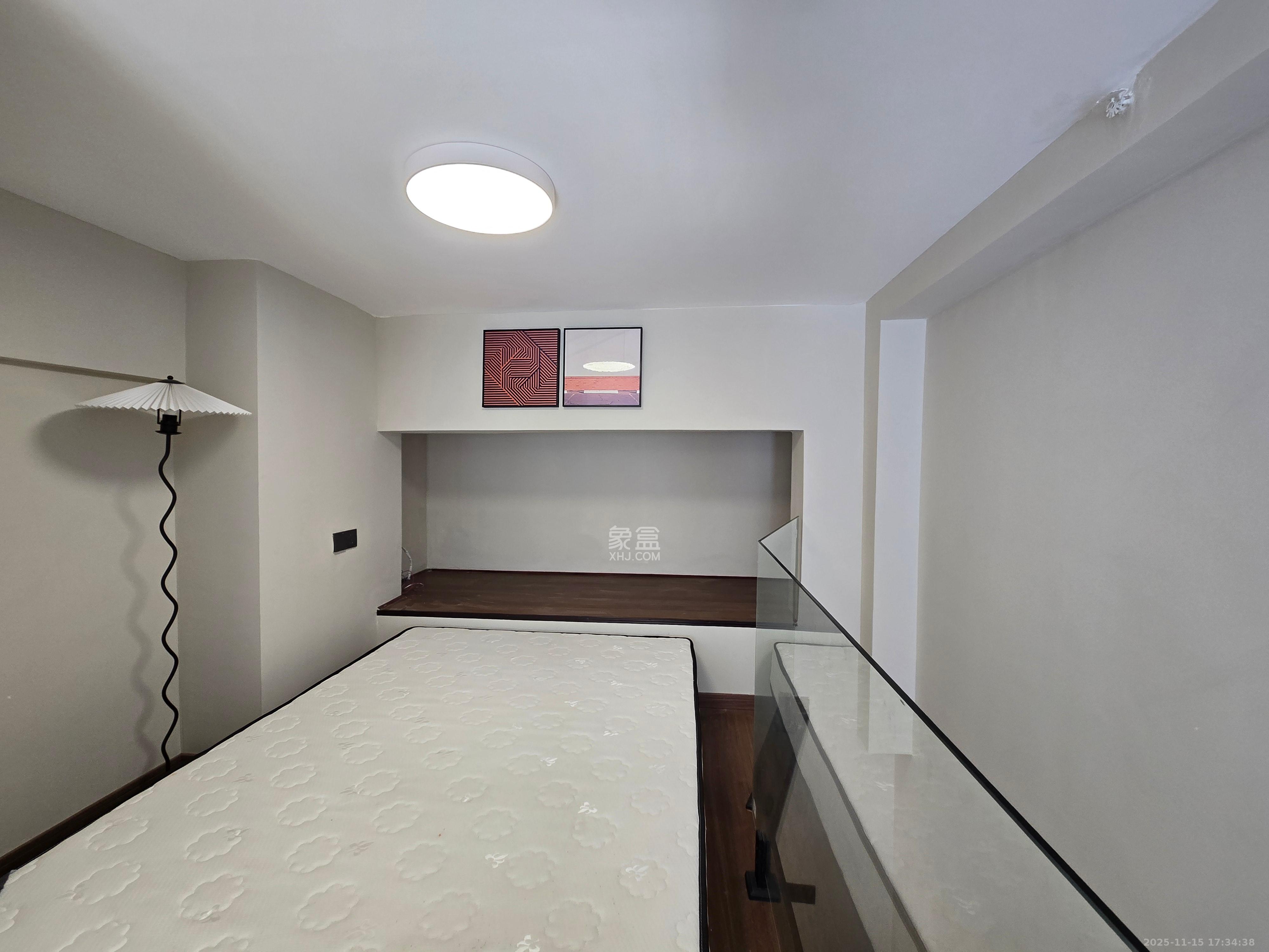 卓越江岸  2室2厅1卫    2300.0元/月室内图