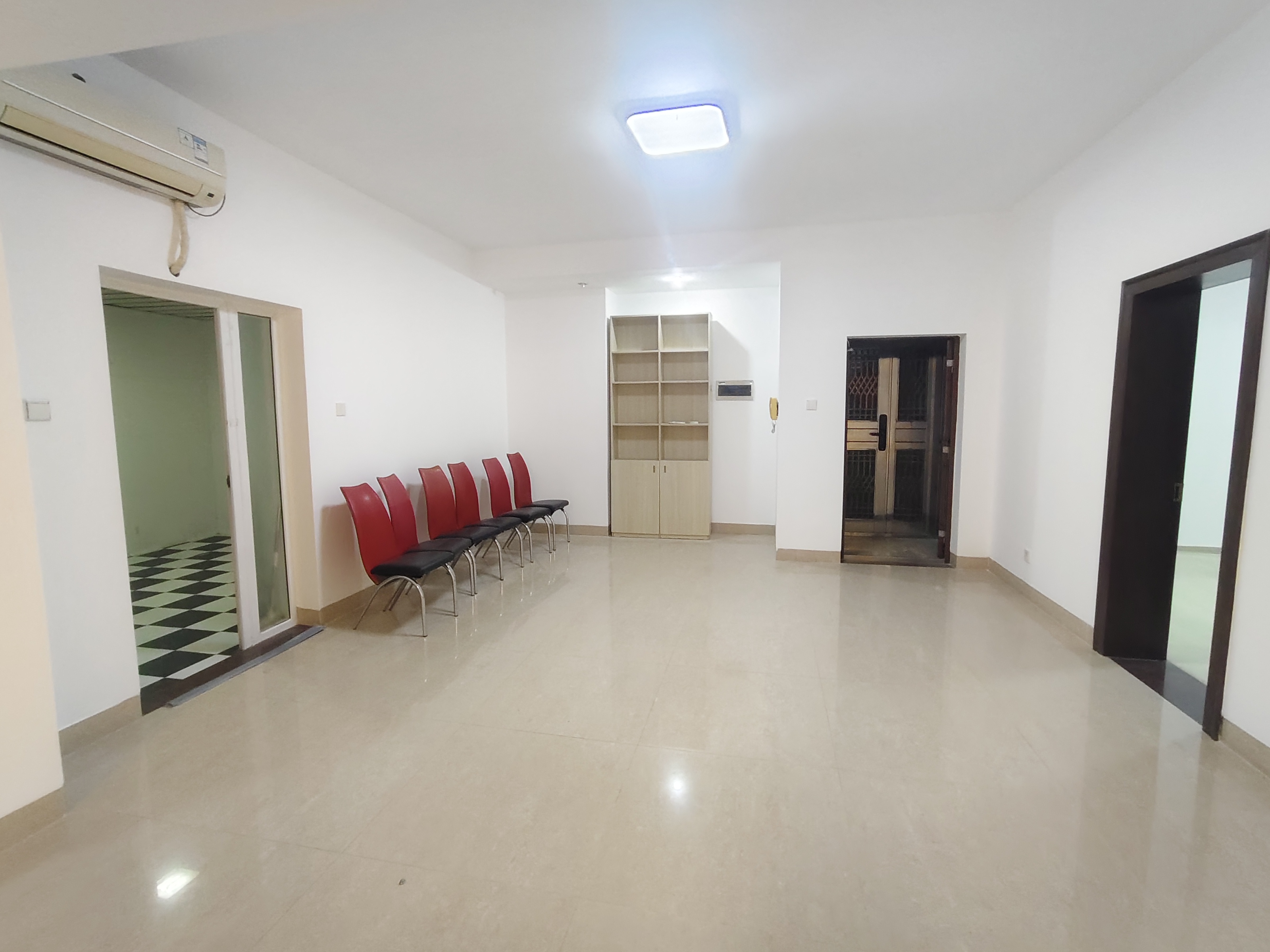 美银大厦  3室2厅2卫    2800.0元/月室内图