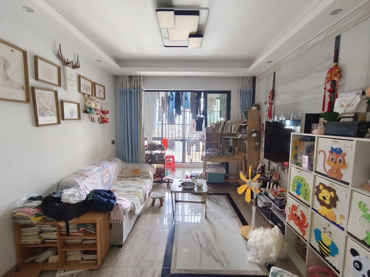 蓝海瑞园 2室2厅1卫 78.0万 蓝海瑞园 2室2厅1卫 78.0万客厅