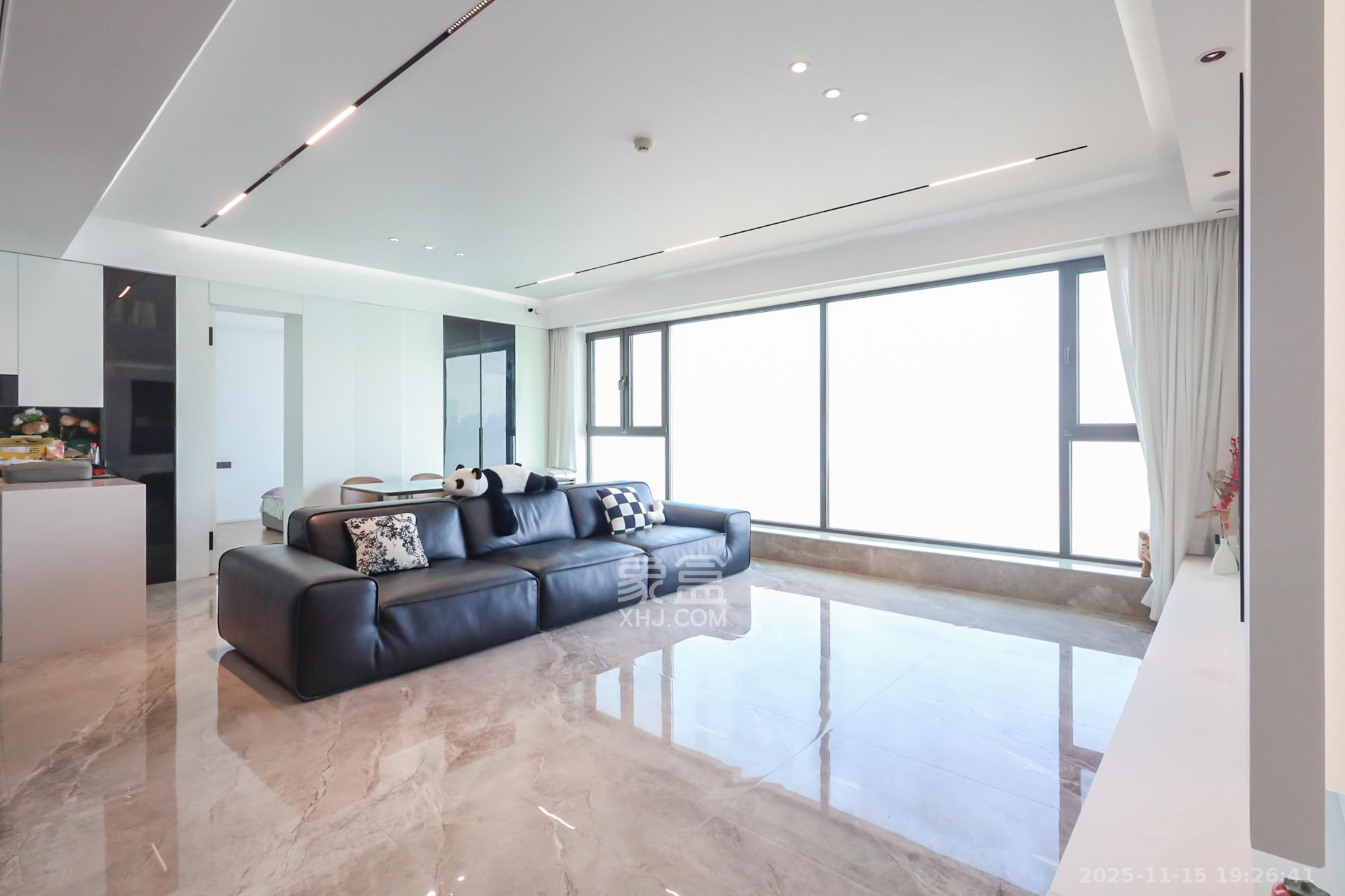 远洋外滩壹号 4室2厅2卫 498.0万 远洋外滩壹号 4室2厅2卫 498.0万客厅