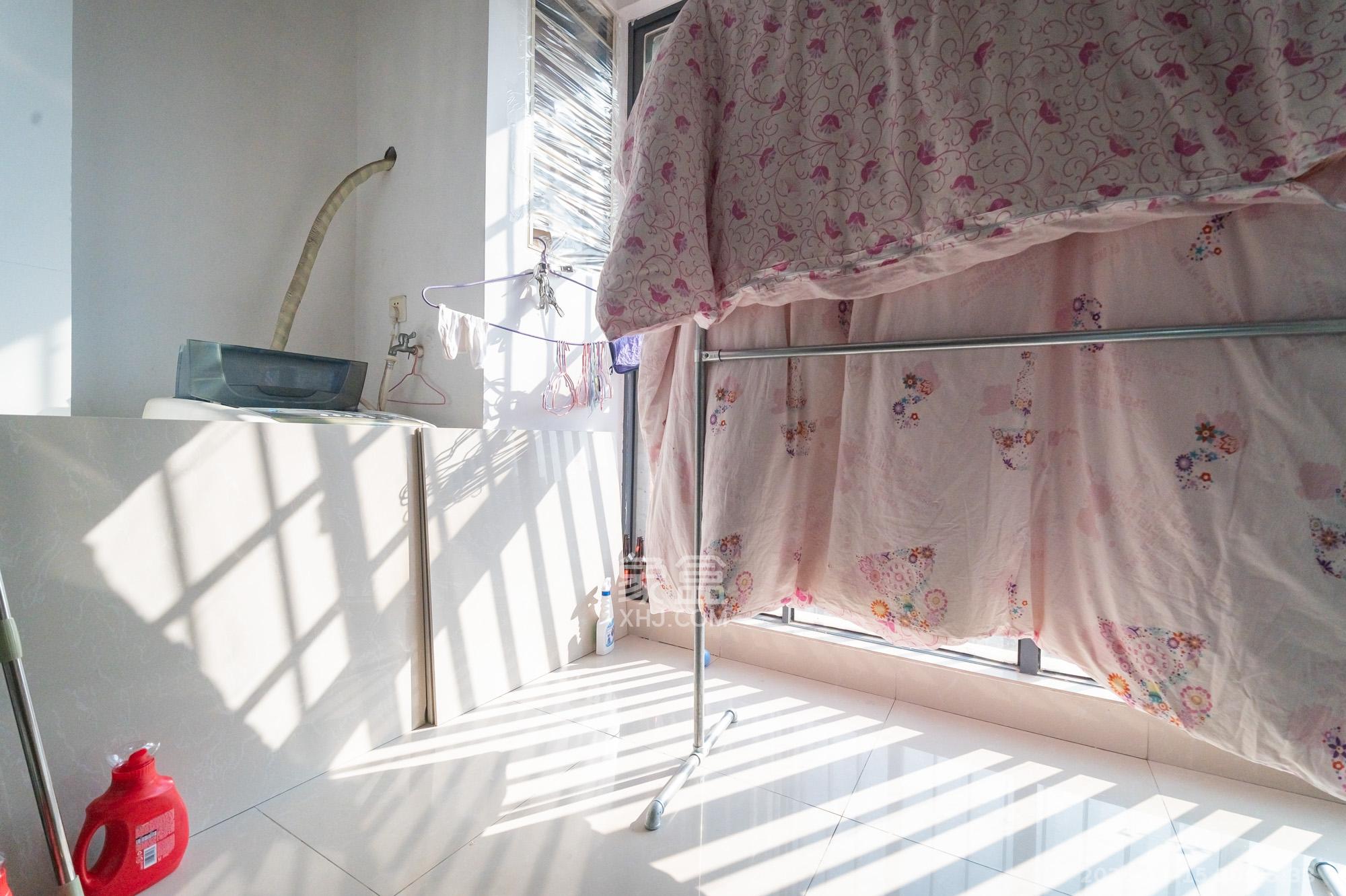 华润凤凰城二期 2室2厅1卫 58.8万 华润凤凰城二期 2室2厅1卫 58.8万阳台