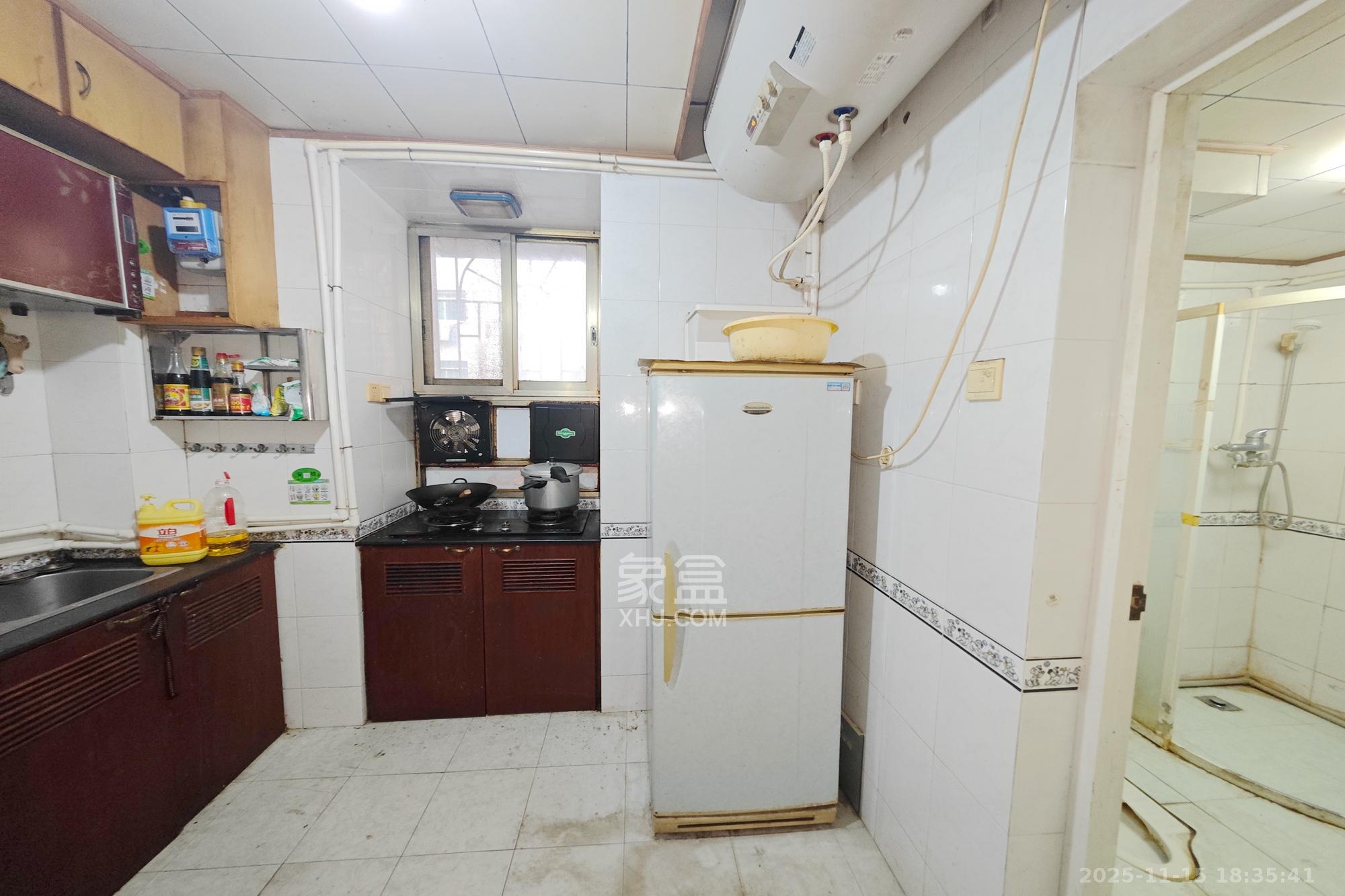 石长铁路宿舍 3室2厅1卫 55.0万 石长铁路宿舍 3室2厅1卫 55.0万厨房