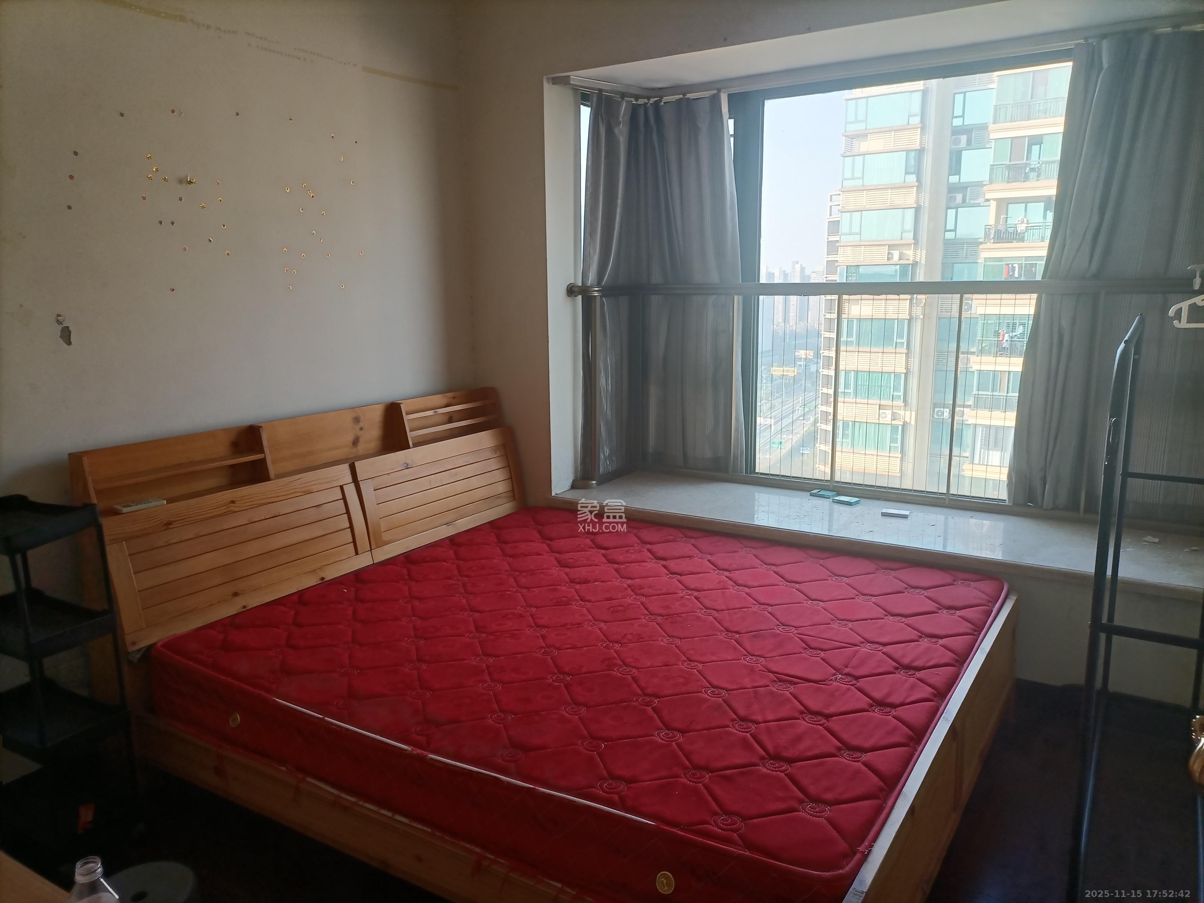 恒大绿洲  3室2厅2卫    2300.0元/月室内图