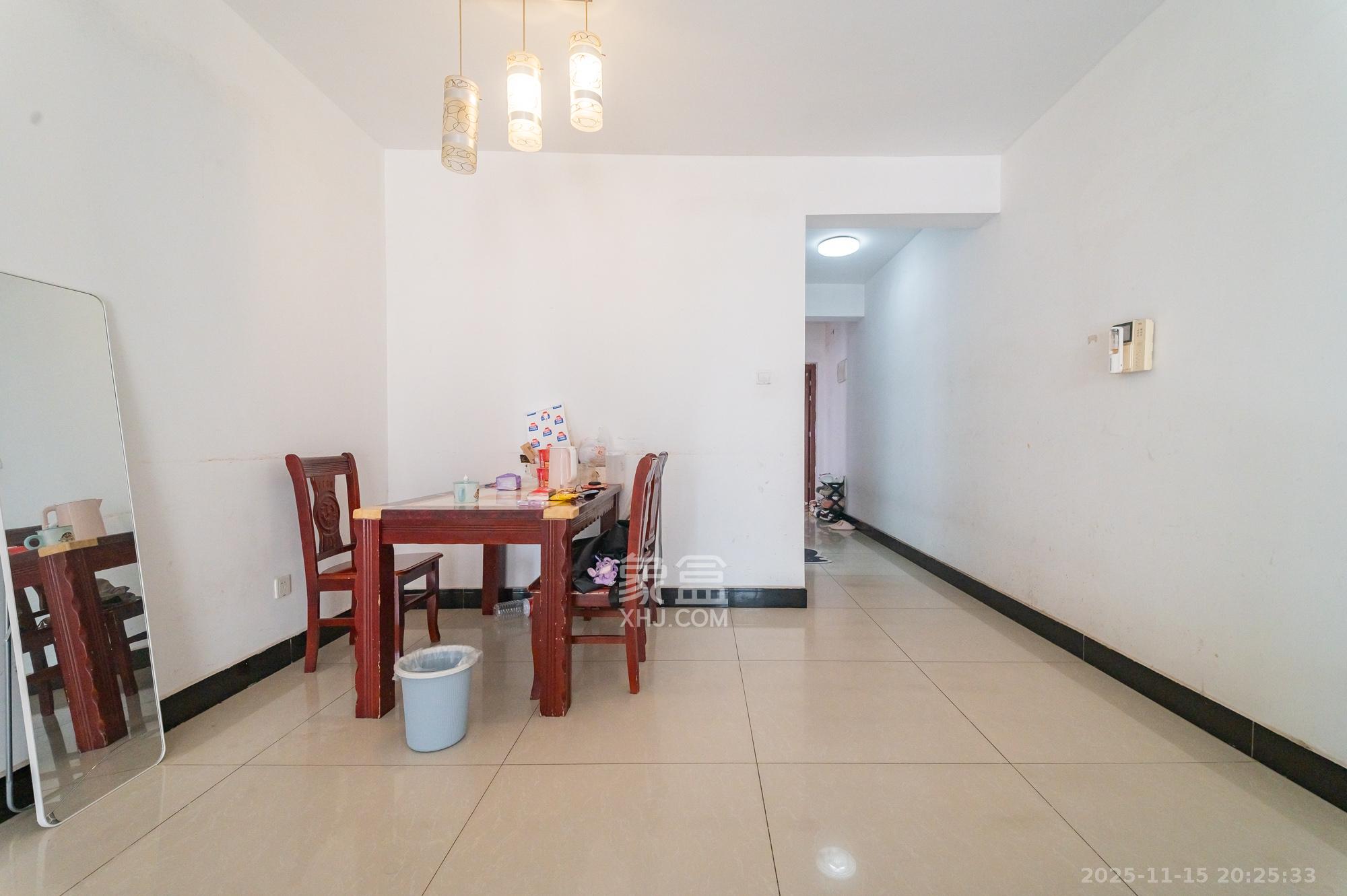 华润凤凰城二期 2室2厅1卫 58.8万 华润凤凰城二期 2室2厅1卫 58.8万客厅