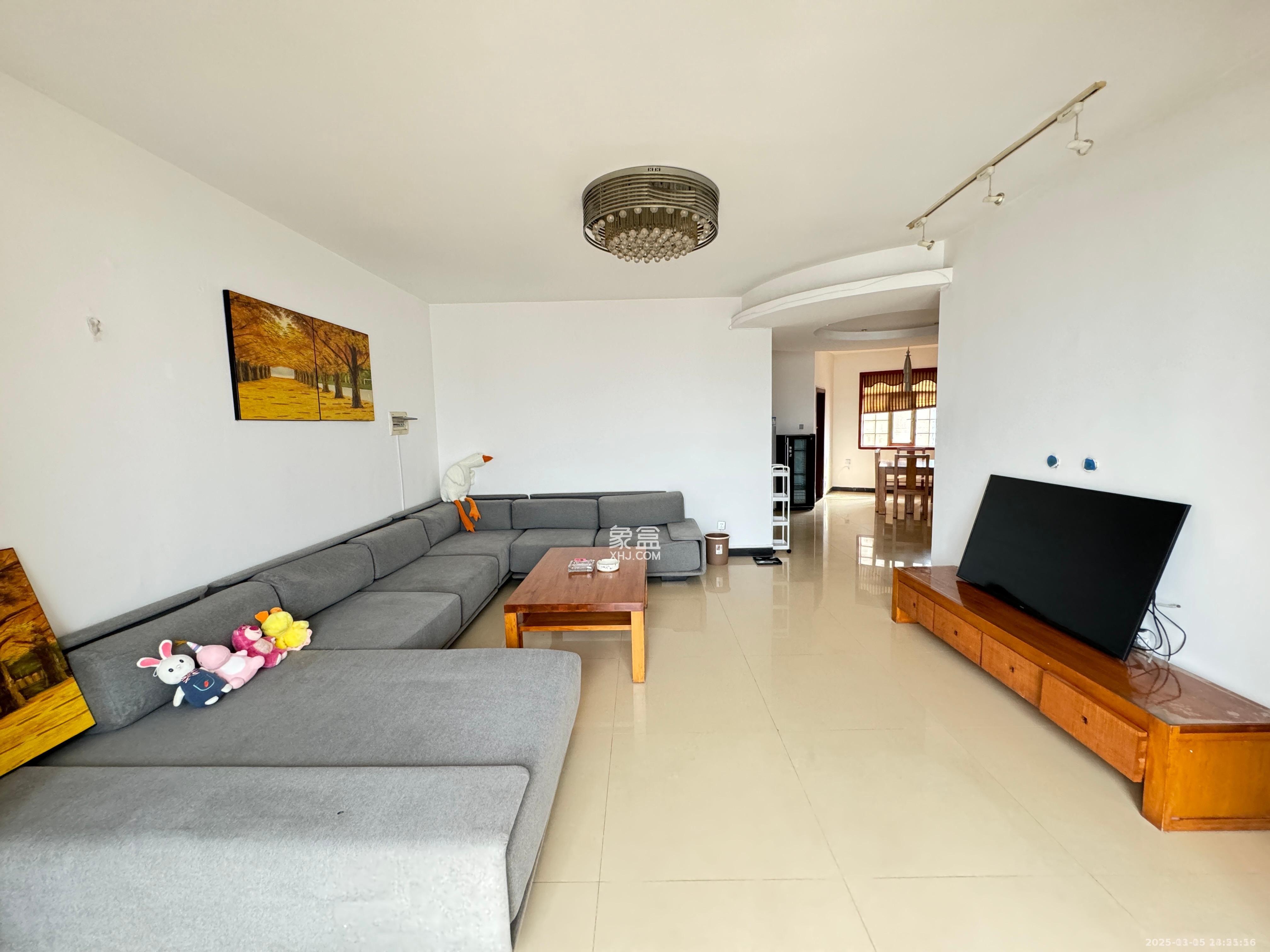 城南郡  4室2厅2卫    3300.0元/月室内图