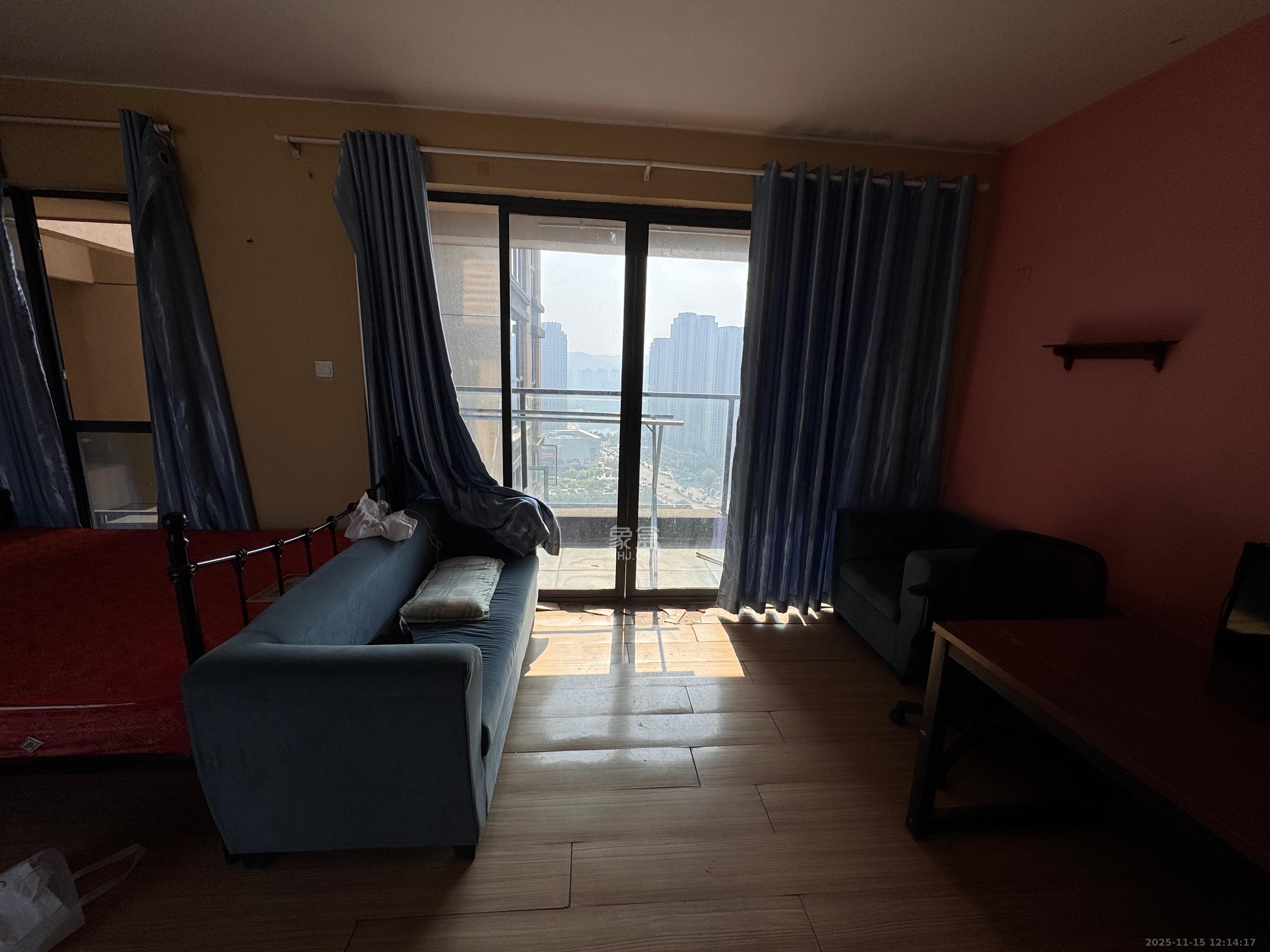 振业城二期 1室2厅1卫 2700.0元/月 振业城二期 1室2厅1卫 2700.0元/月室内图