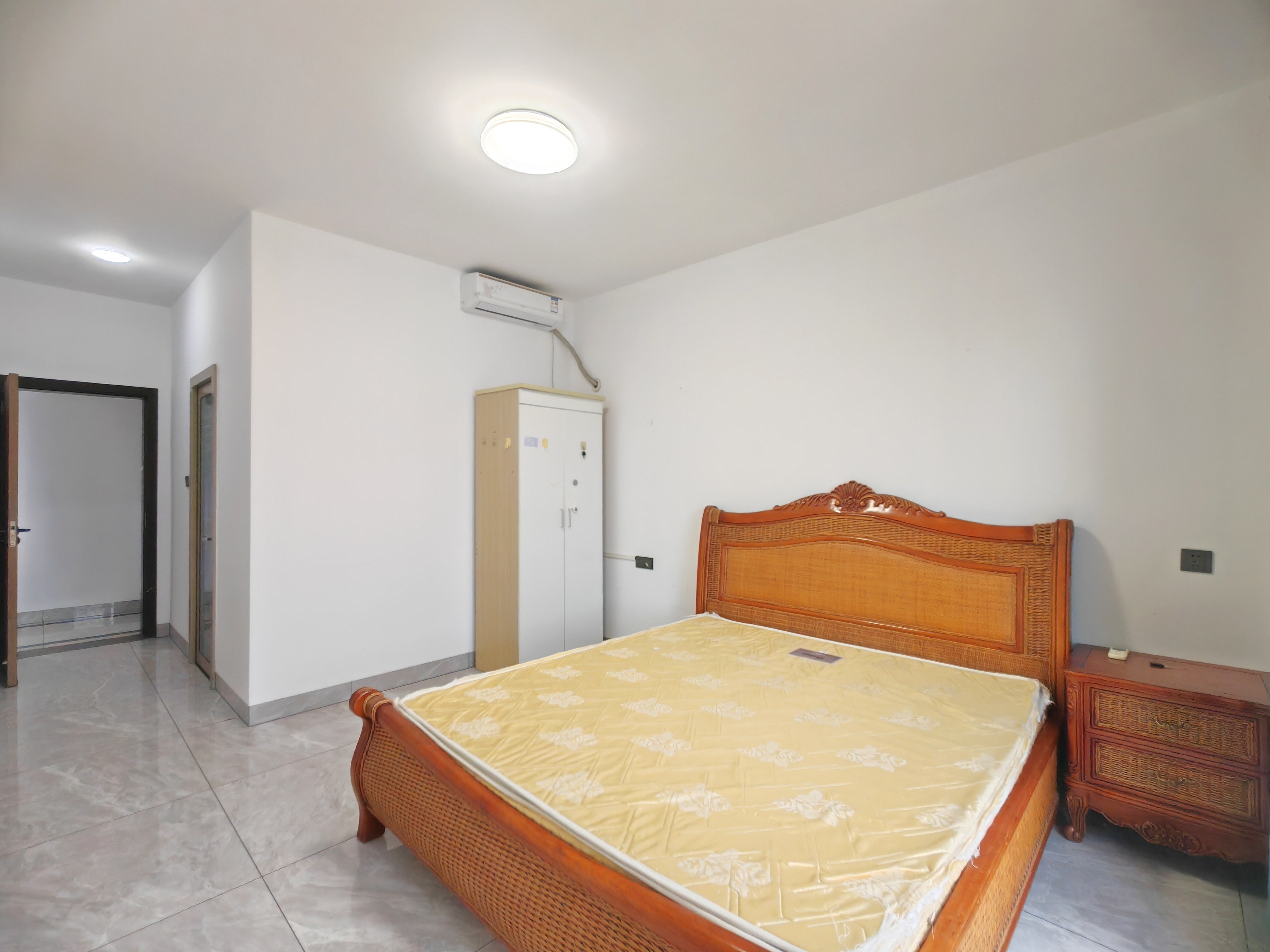 海航豪庭北苑  3室2厅2卫    5200.0元/月室内图