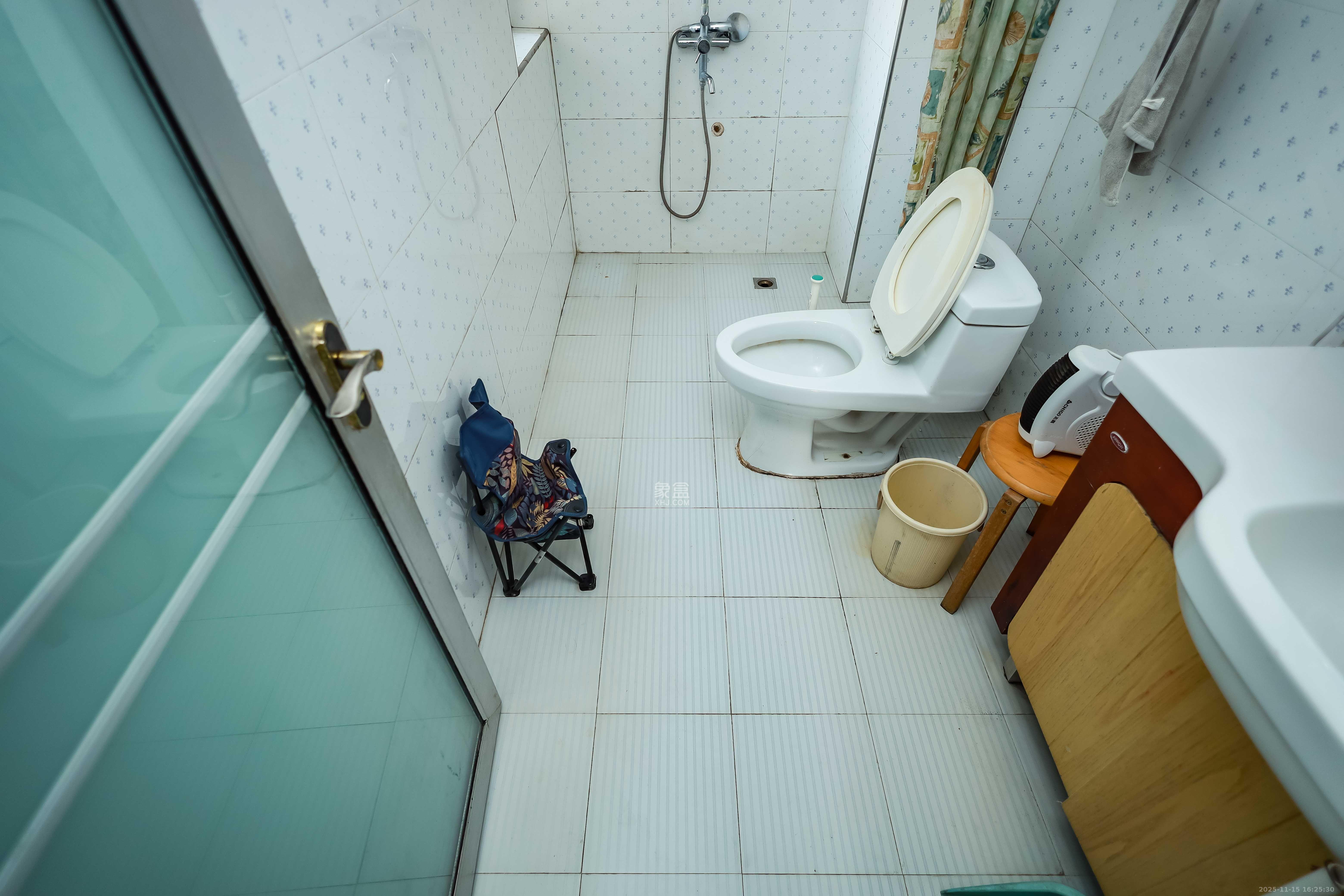 莱茵城  1室2厅1卫    1700.0元/月室内图